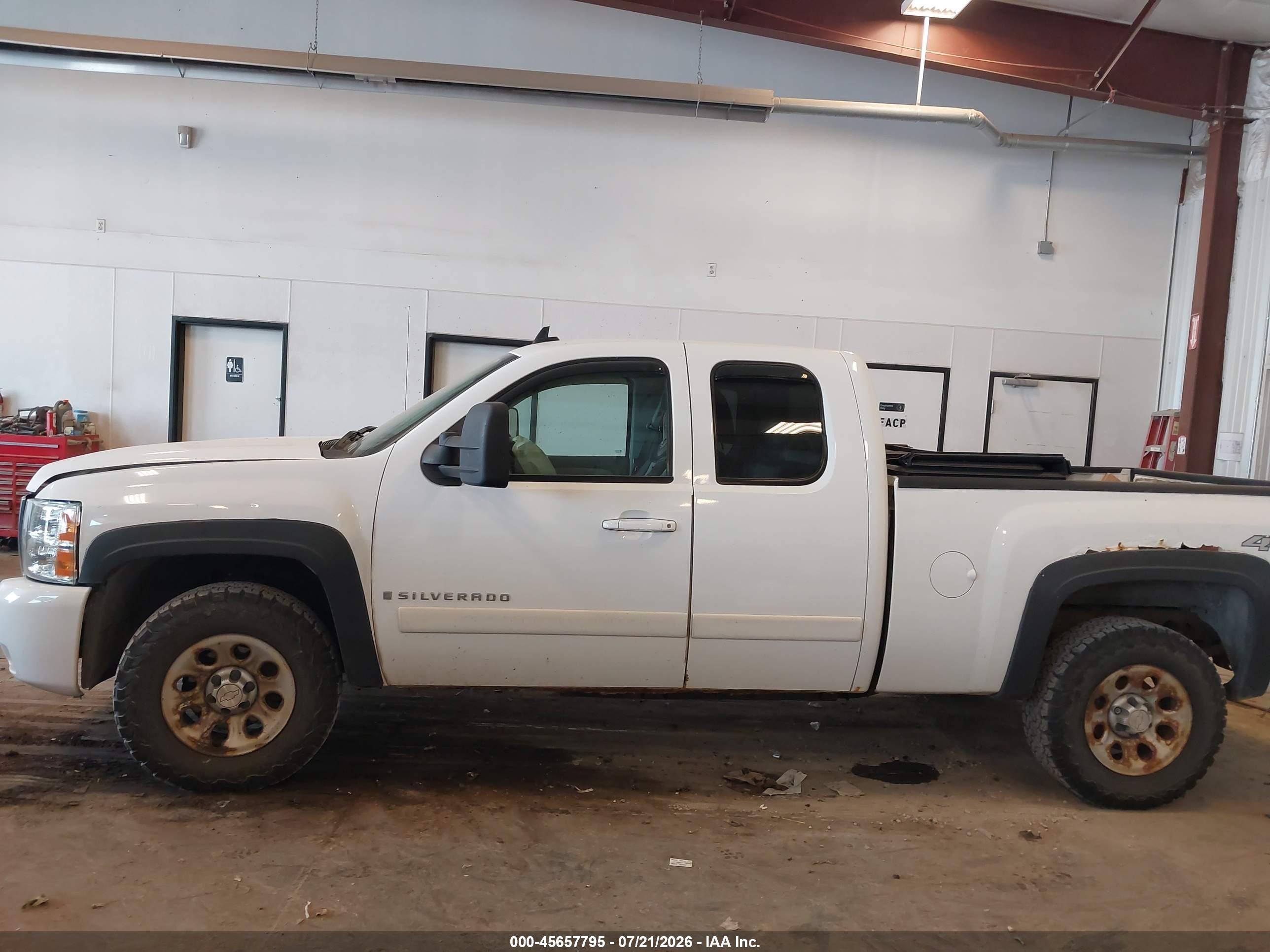2007 Chevrolet Silverado 1500 Ltz White vin: 1GCEK19037Z570279