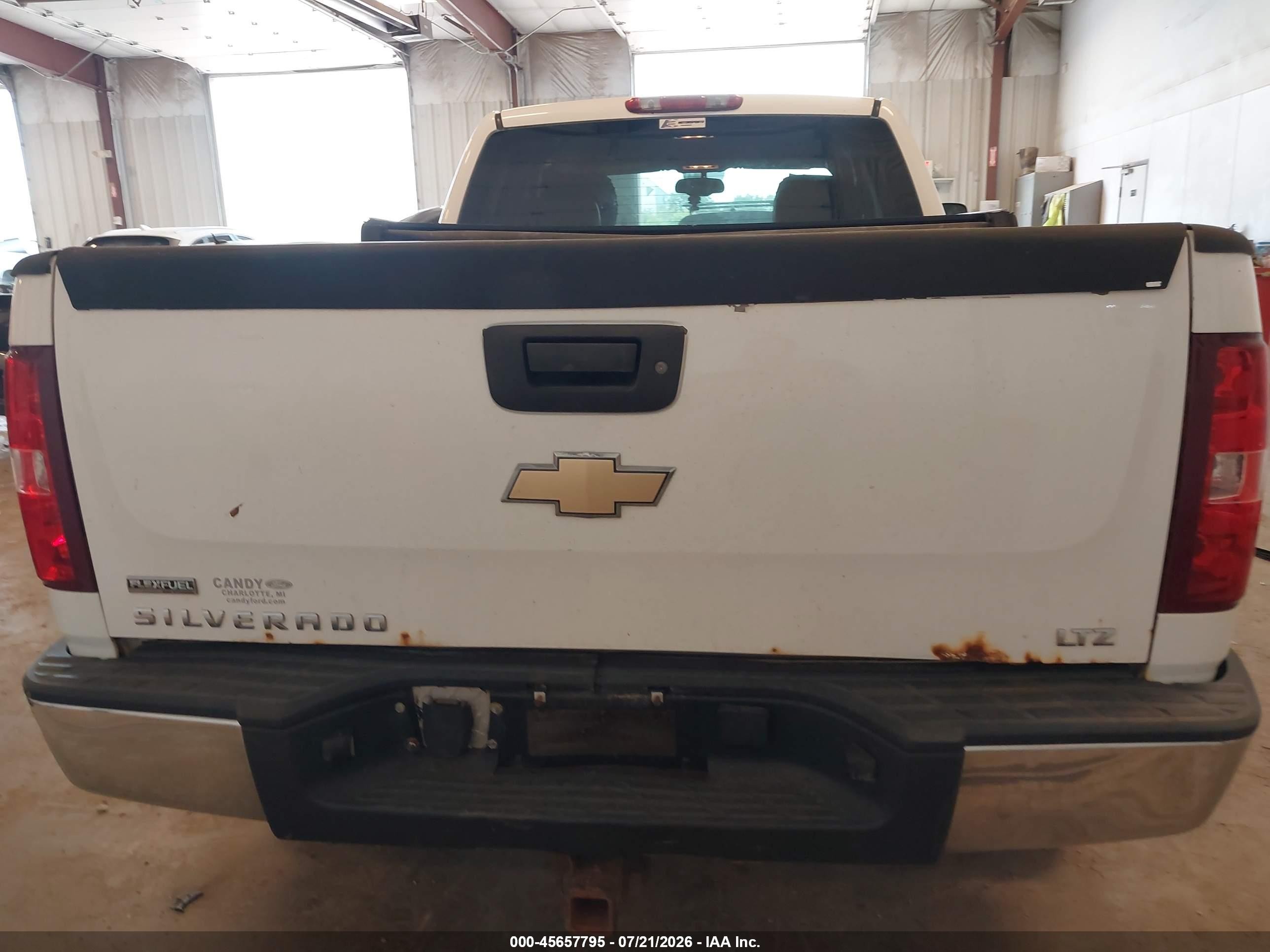 2007 Chevrolet Silverado 1500 Ltz White vin: 1GCEK19037Z570279