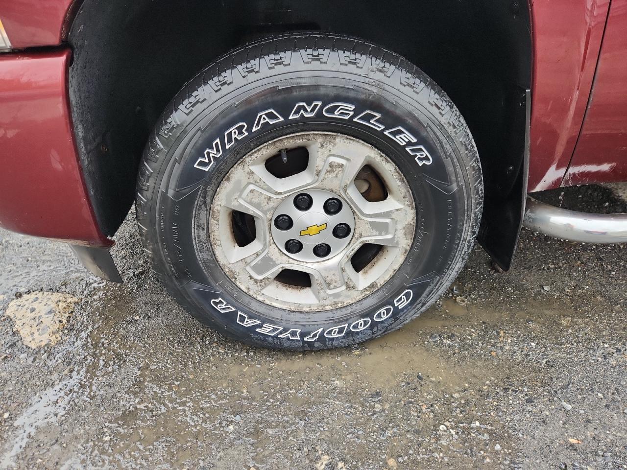 2008 Chevrolet Silverado K1500 Maroon vin: 1GCEK19048E180400 Damage: Left Front Wheel, Corrosion, > 12 Inches