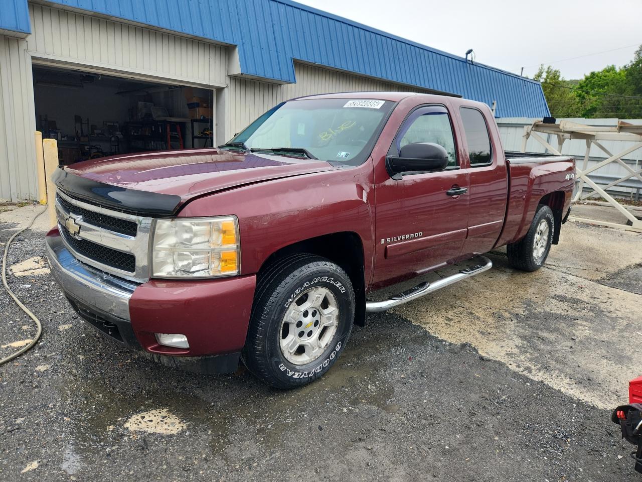 2008 Chevrolet Silverado K1500 Maroon vin: 1GCEK19048E180400 Damage: Hood, Oxidized, > 12 Inches