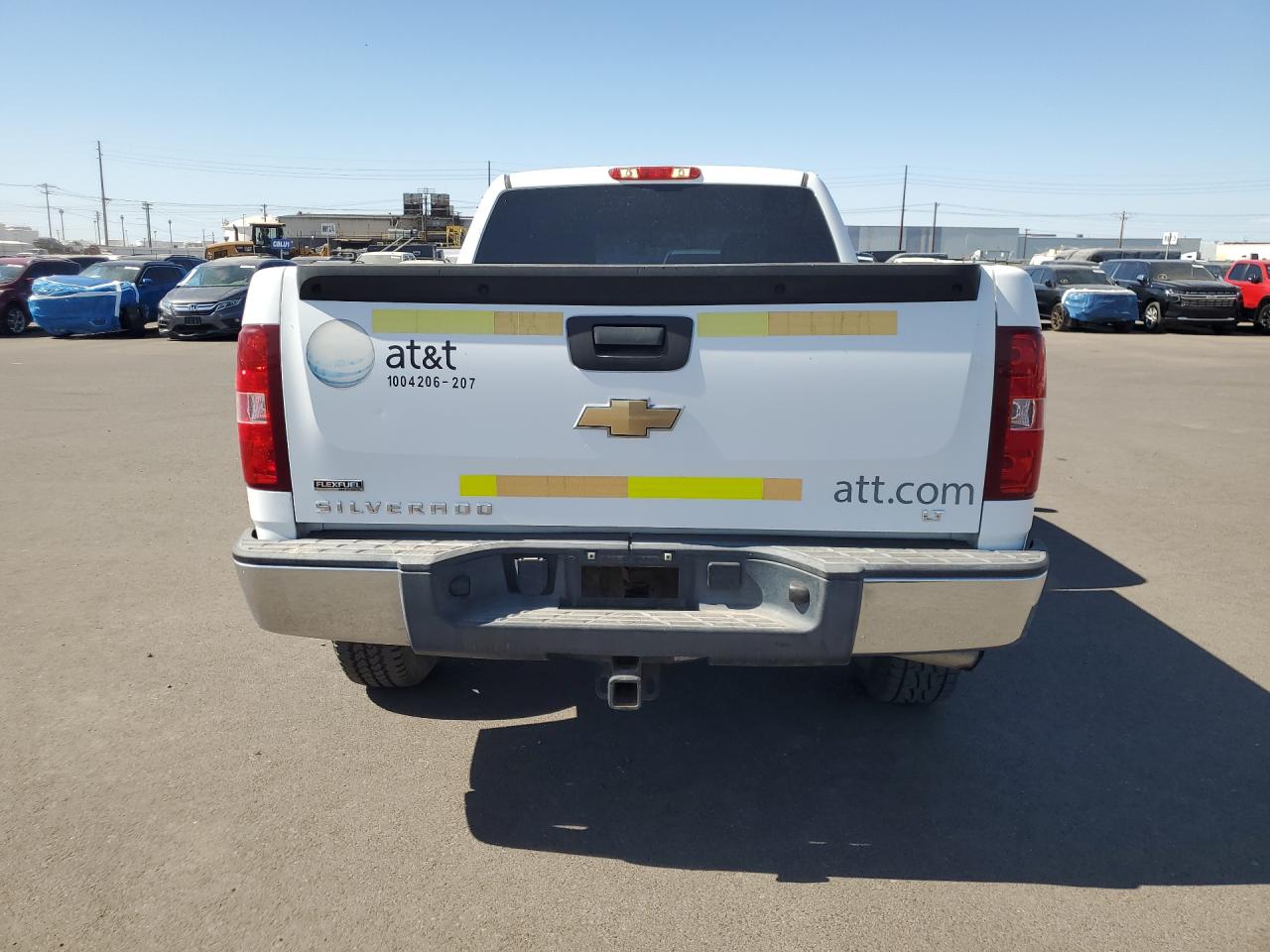 2007 Chevrolet Silverado K1500 White vin: 1GCEK19077Z583584 Damage: Tailgate, Dent(S) W/ Paint Dmg, 2 To 3 Inches