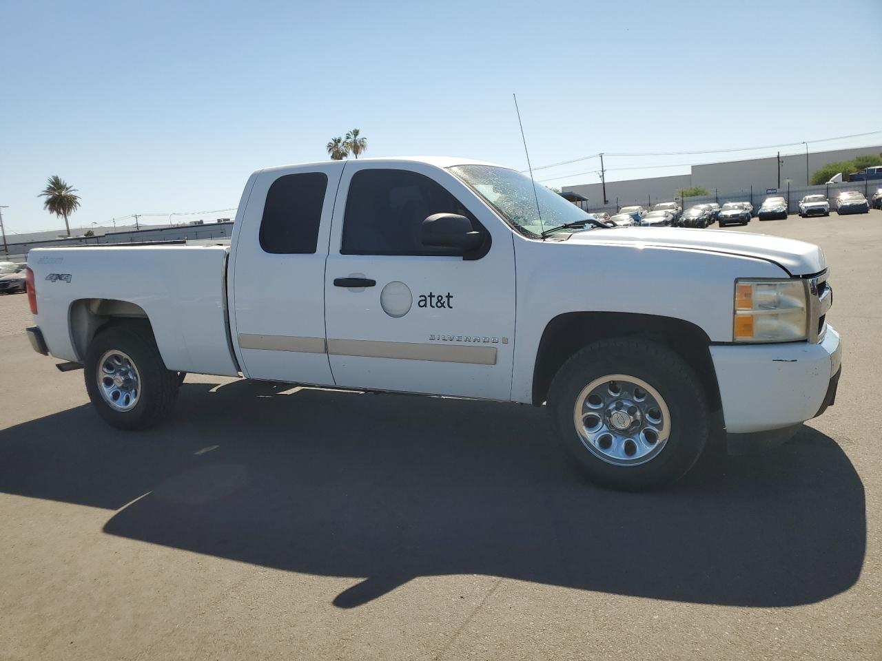 2007 Chevrolet Silverado K1500 White vin: 1GCEK19077Z583584 Damage: Right Rear Door, Heavy Scratch, 1/2 To 1 Inch