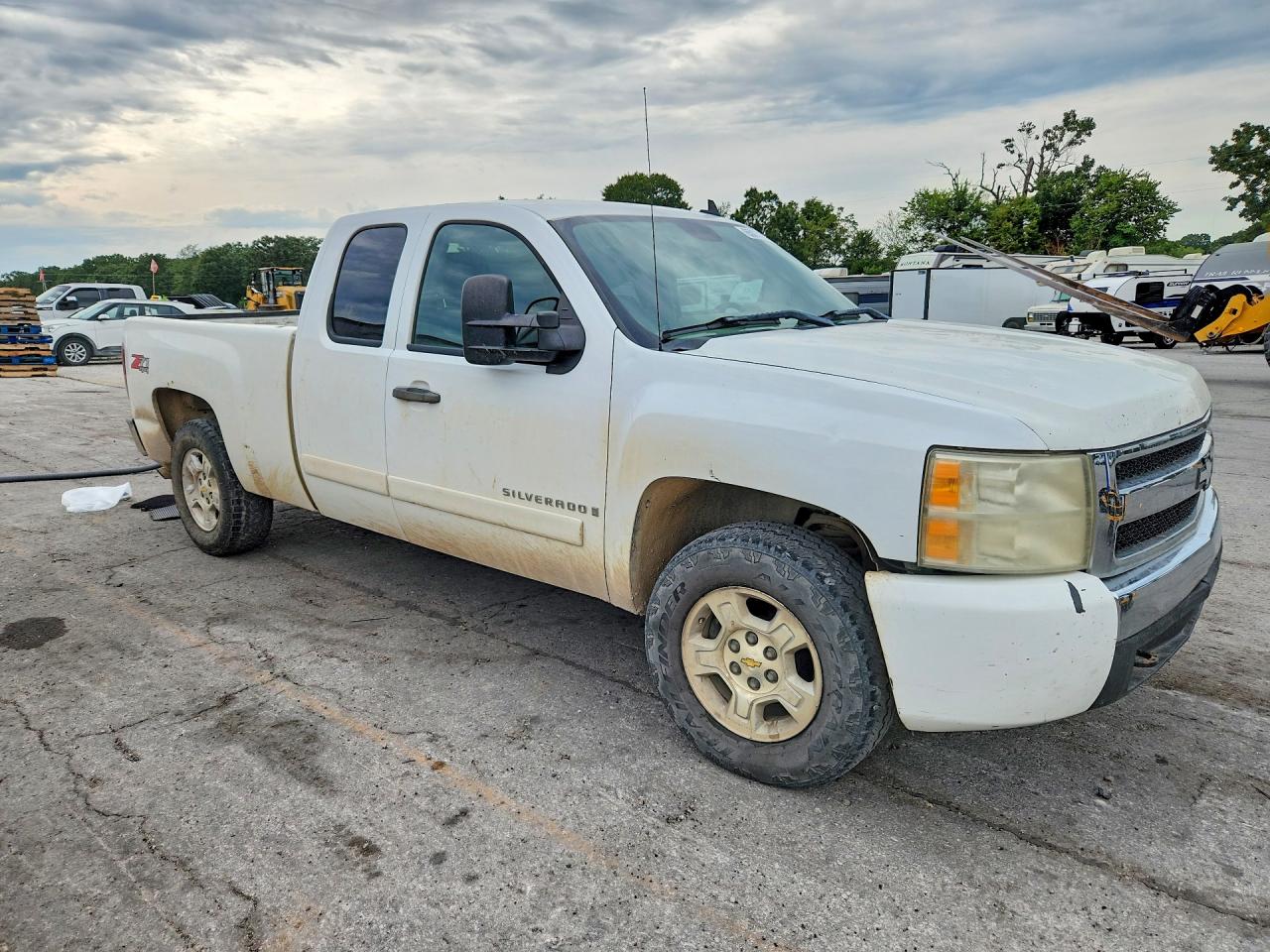 2008 Chevrolet Silverado White vin: 1GCEK19078Z262842