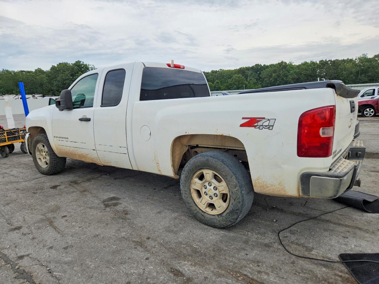2008 Chevrolet Silverado White vin: 1GCEK19078Z262842