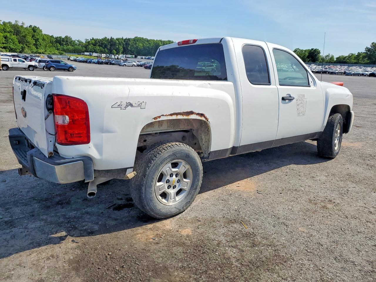 2008 Chevrolet Silverado K1500 White vin: 1GCEK19078Z292973