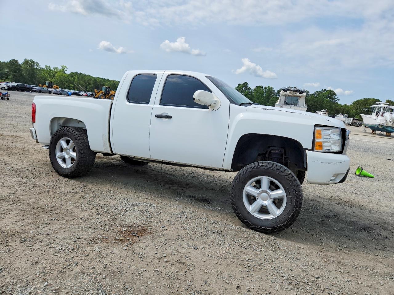 2009 Chevrolet Silverado K1500 Белый vin: 1GCEK19079Z216123