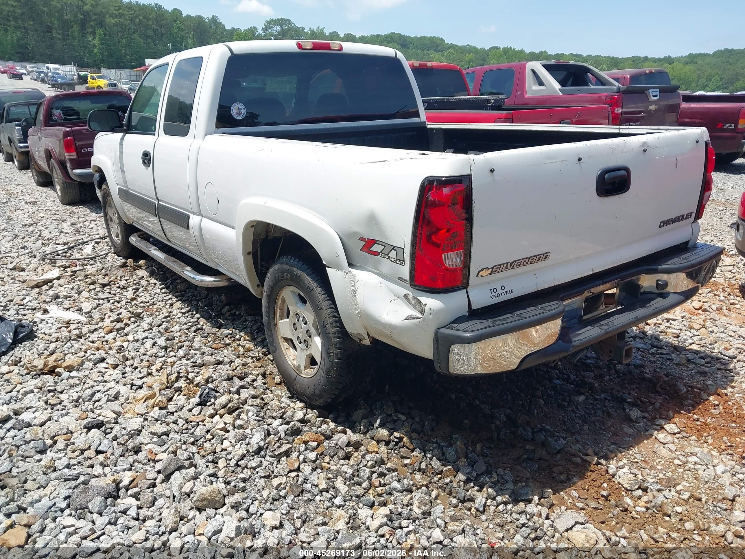 2005 Chevrolet Silverado 1500 Z71 White vin: 1GCEK19B05E147603