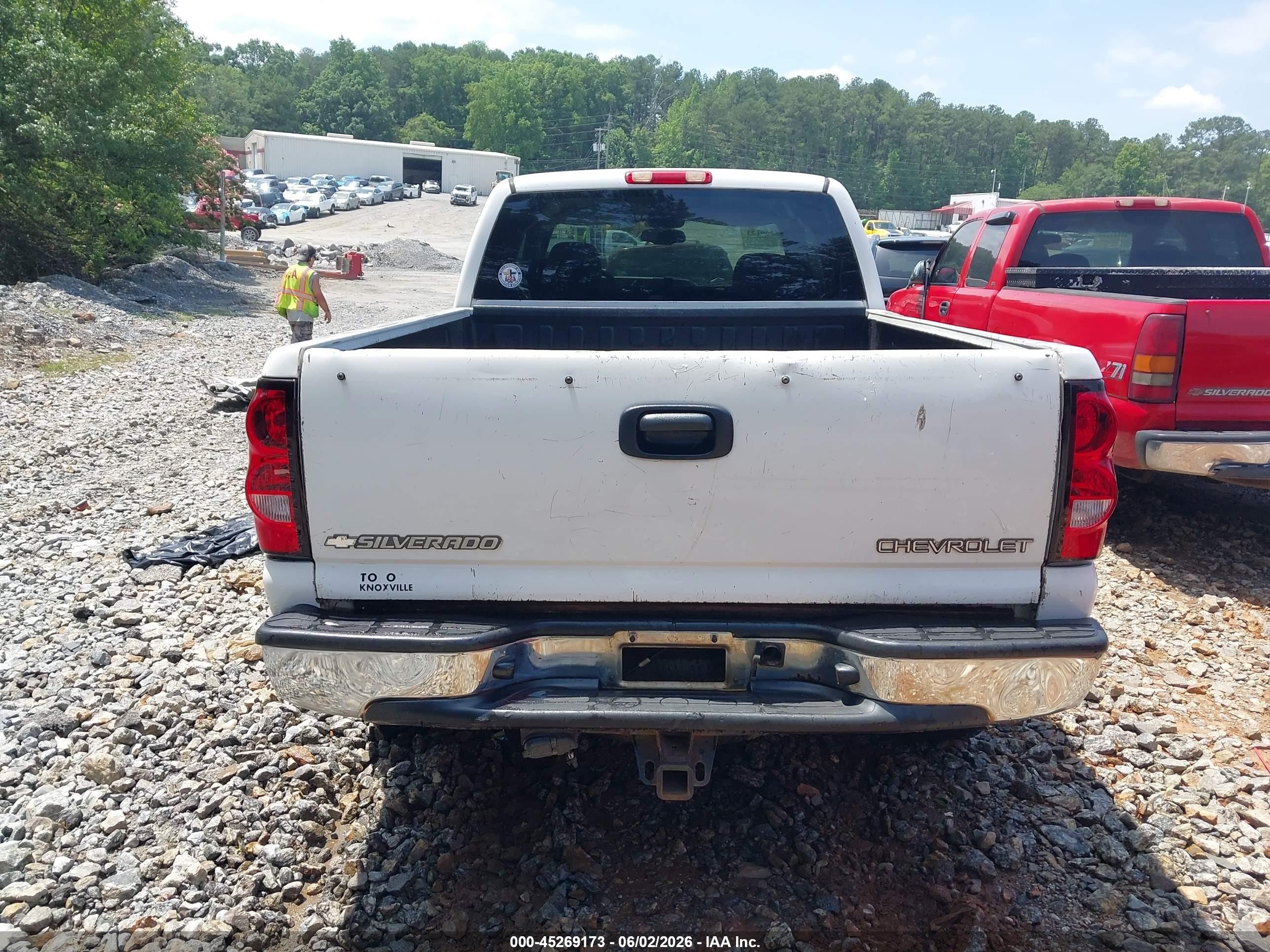 2005 Chevrolet Silverado 1500 Z71 White vin: 1GCEK19B05E147603