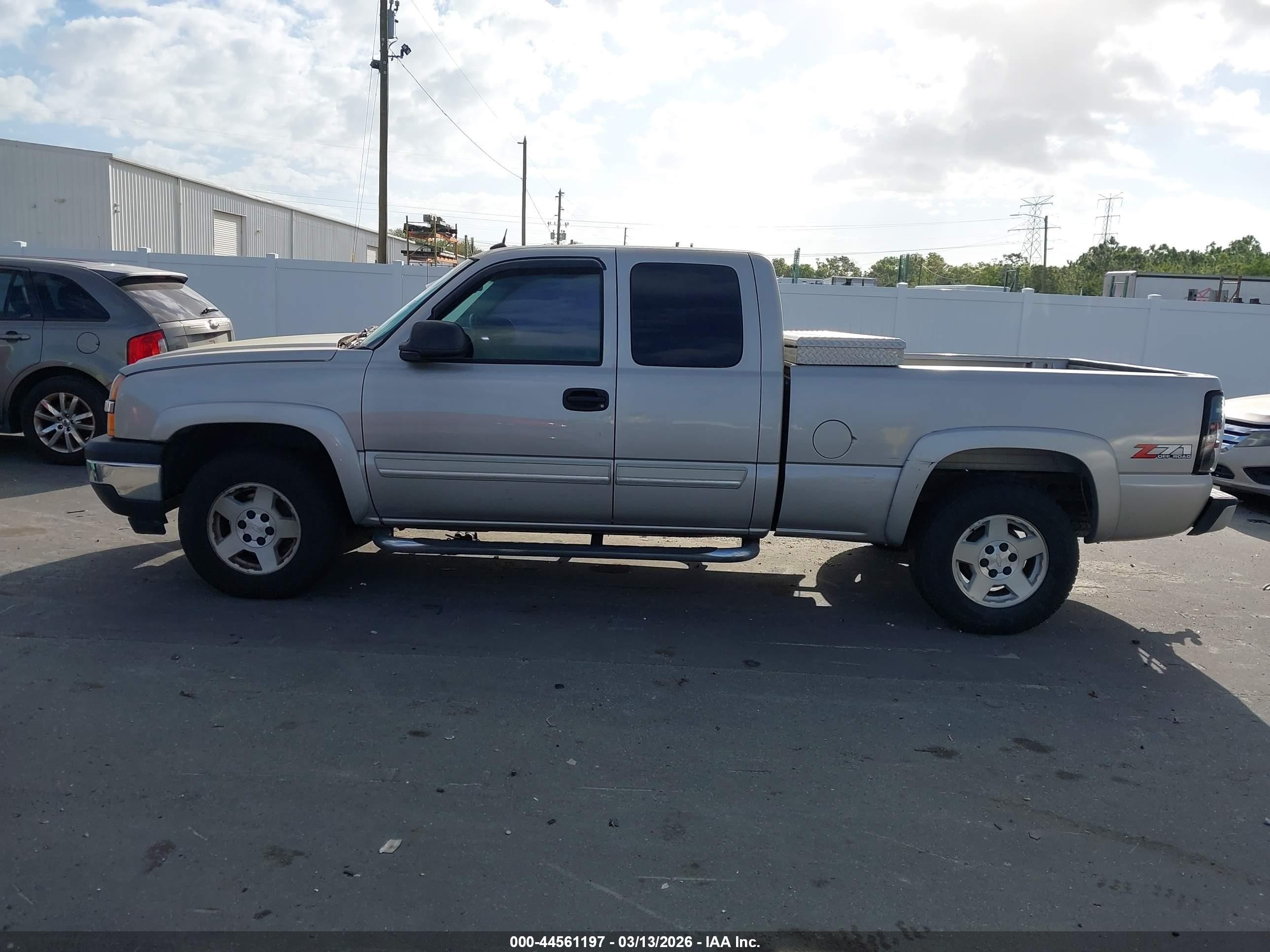 2005 Chevrolet Silverado 1500 Z71 Champagne vin: 1GCEK19B05E221389