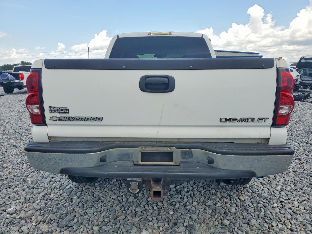 2005 Chevrolet Silverado K1500 White vin: 1GCEK19B05E289837