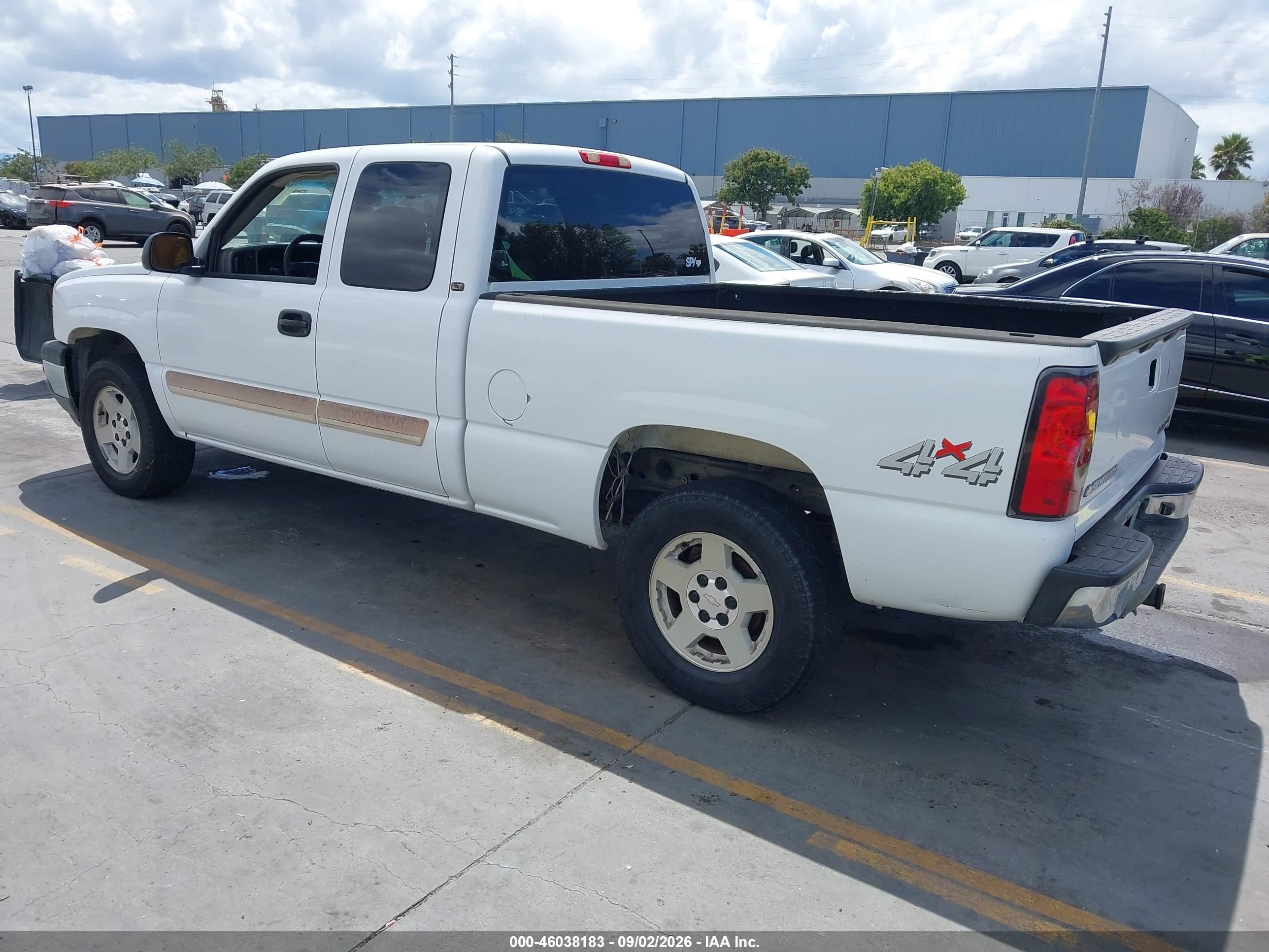 2005 Chevrolet Silverado 1500 Lt White vin: 1GCEK19B15E142412