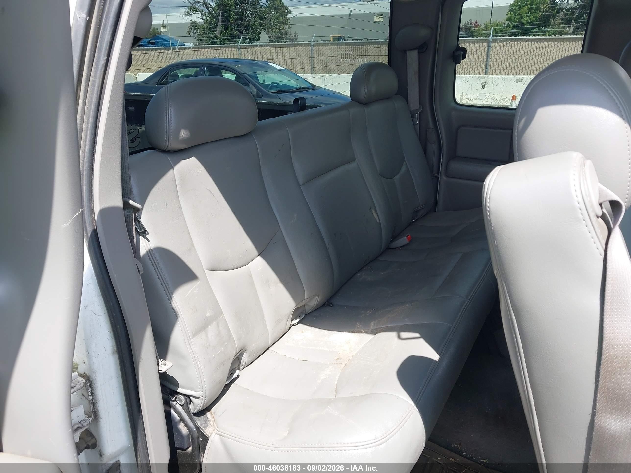 2005 Chevrolet Silverado 1500 Lt White vin: 1GCEK19B15E142412