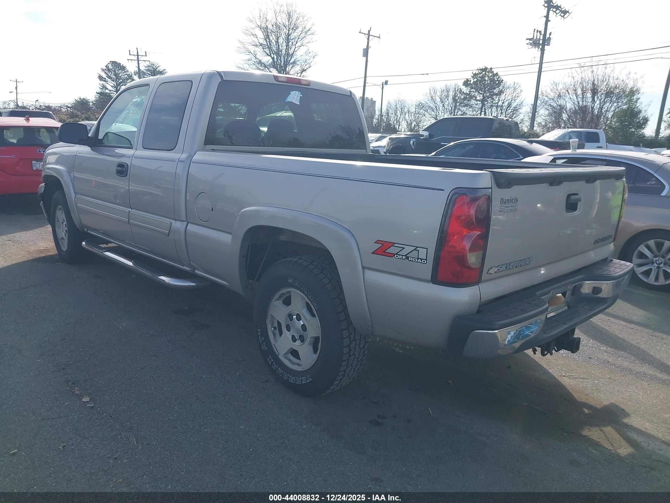 2005 Chevrolet Silverado 1500 Z71 Gold vin: 1GCEK19B15E143592