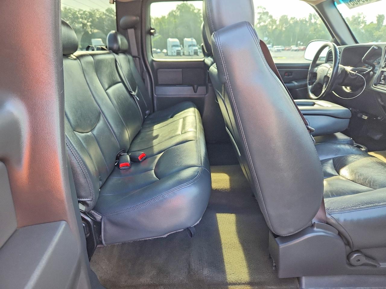 2006 Chevrolet Silverado K1500 Silver vin: 1GCEK19B16Z141853