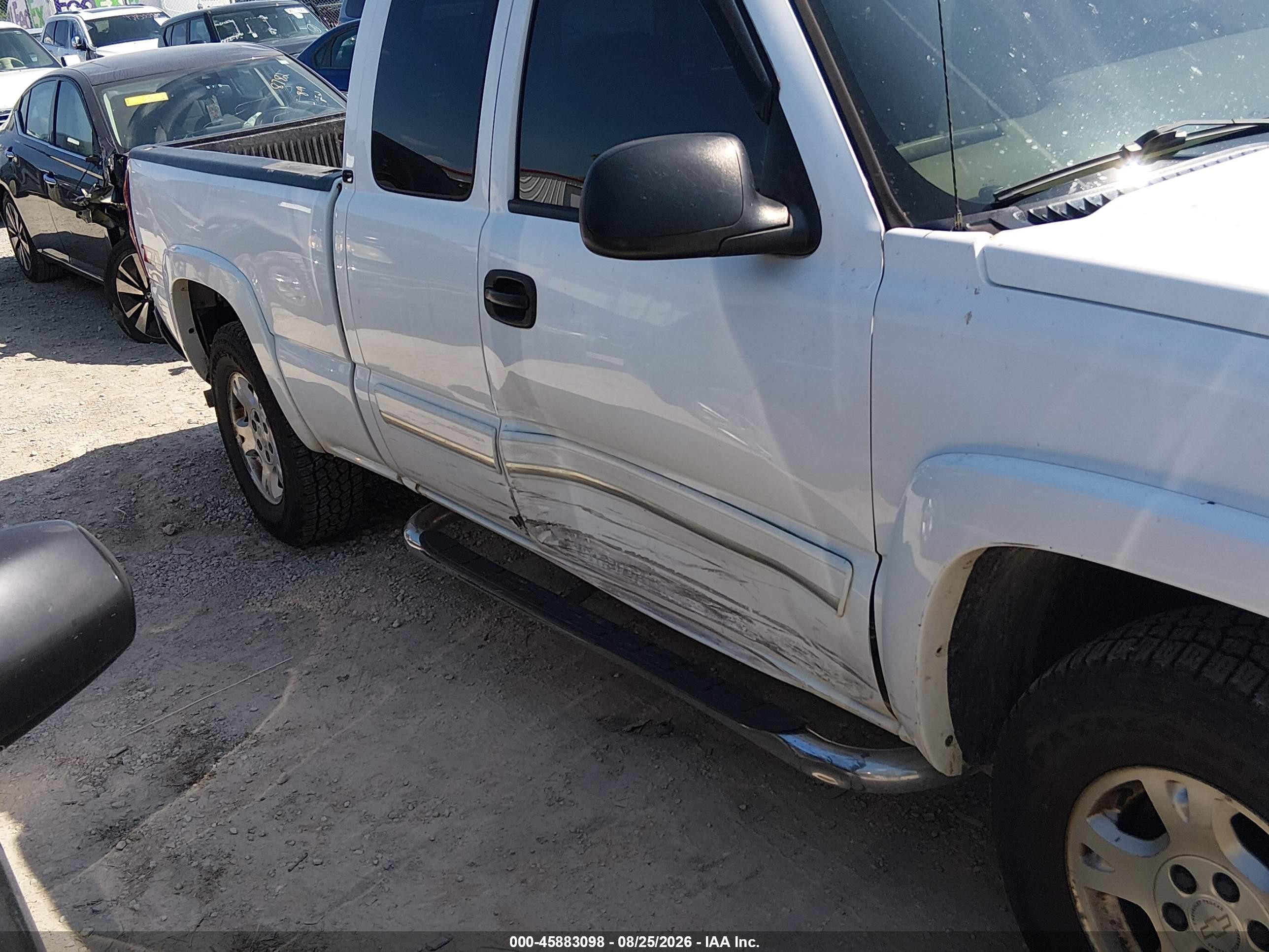 2005 Chevrolet Silverado 1500 Z71 White vin: 1GCEK19B25E148607