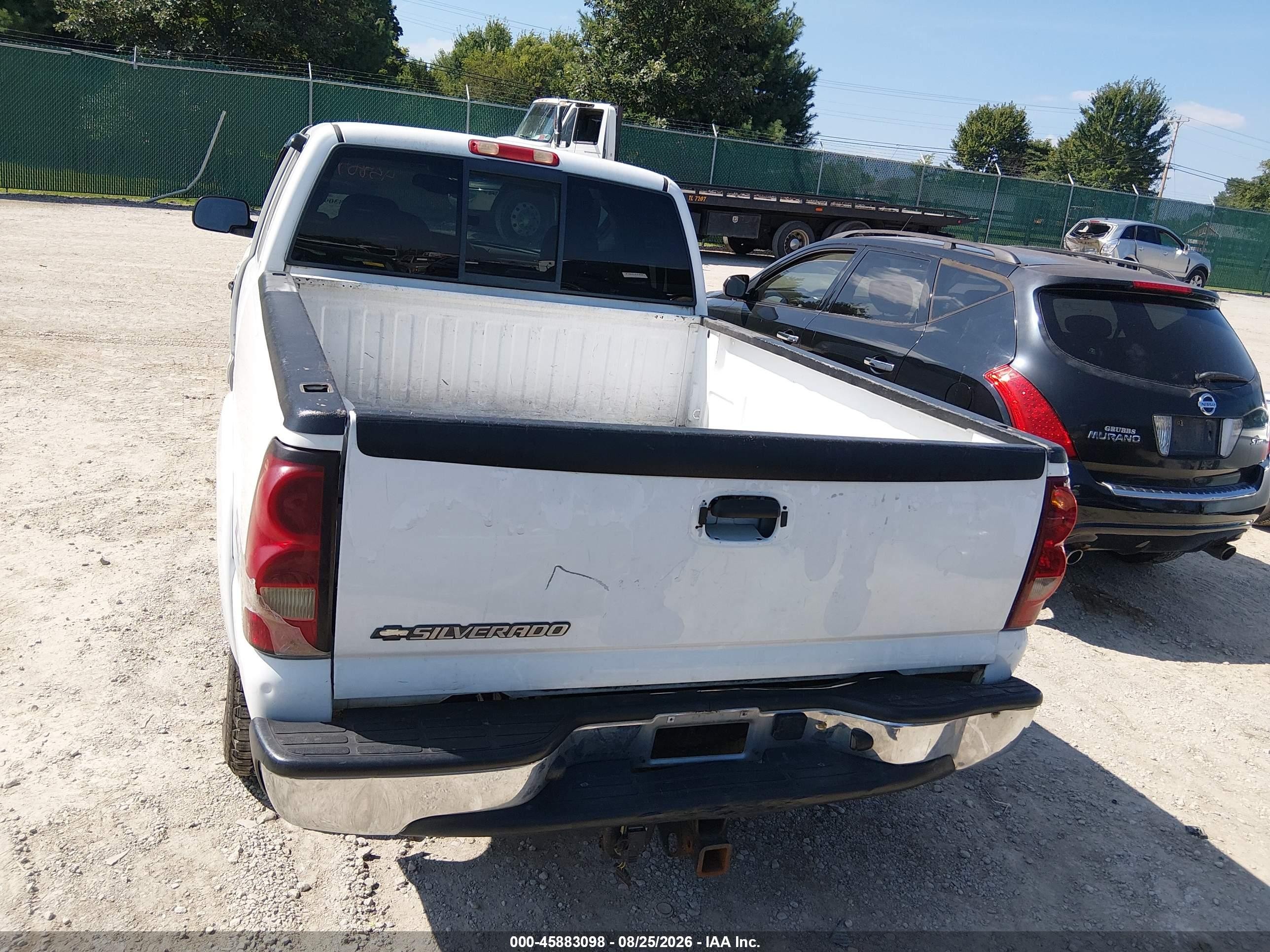 2005 Chevrolet Silverado 1500 Z71 White vin: 1GCEK19B25E148607