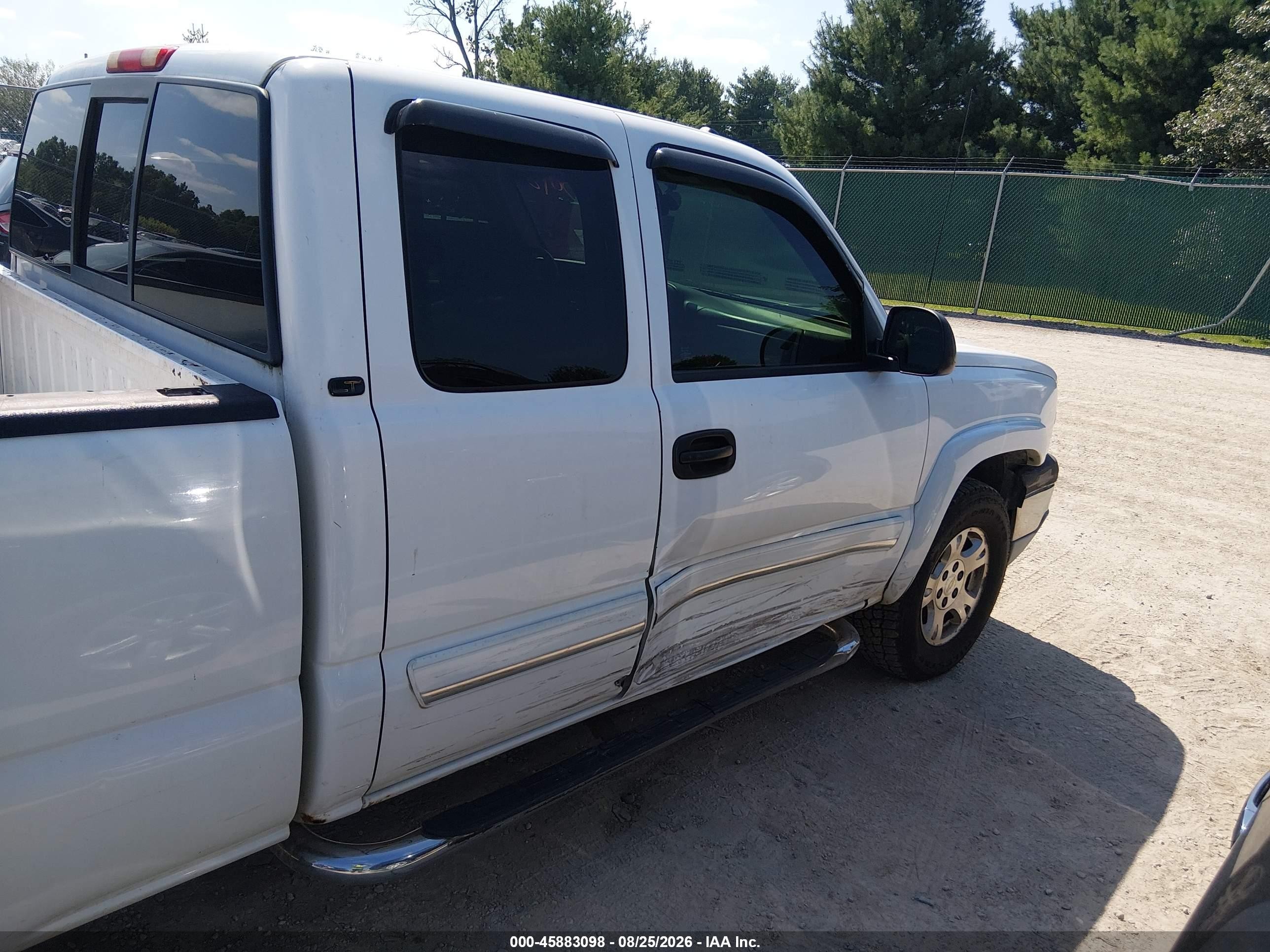 2005 Chevrolet Silverado 1500 Z71 White vin: 1GCEK19B25E148607