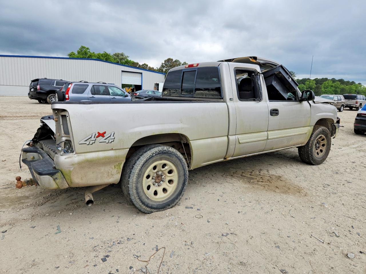 2005 Chevrolet Silverado K1500 Tan vin: 1GCEK19B25E225217