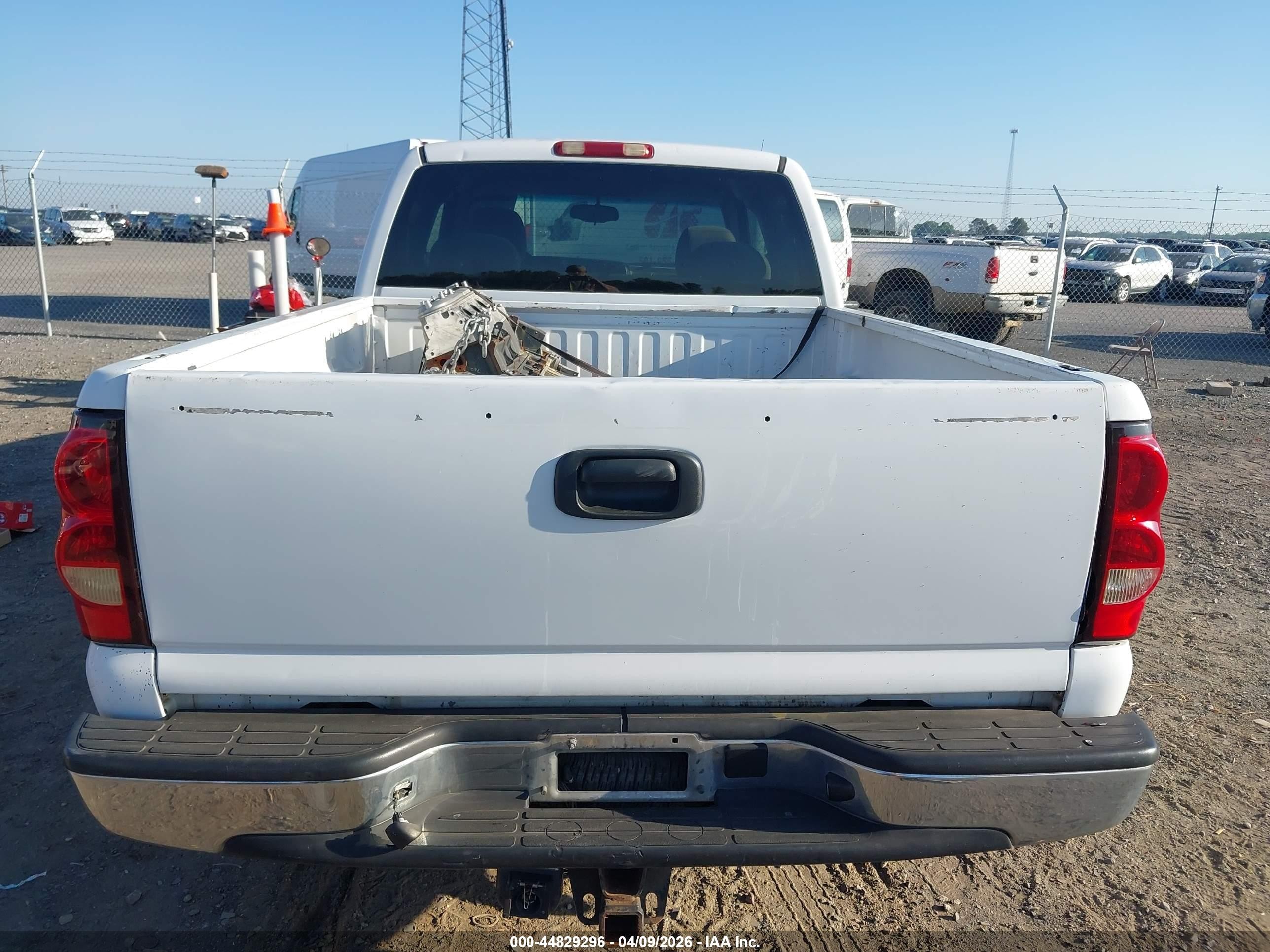 2006 Chevrolet Silverado 1500 Ls White vin: 1GCEK19B26Z150271