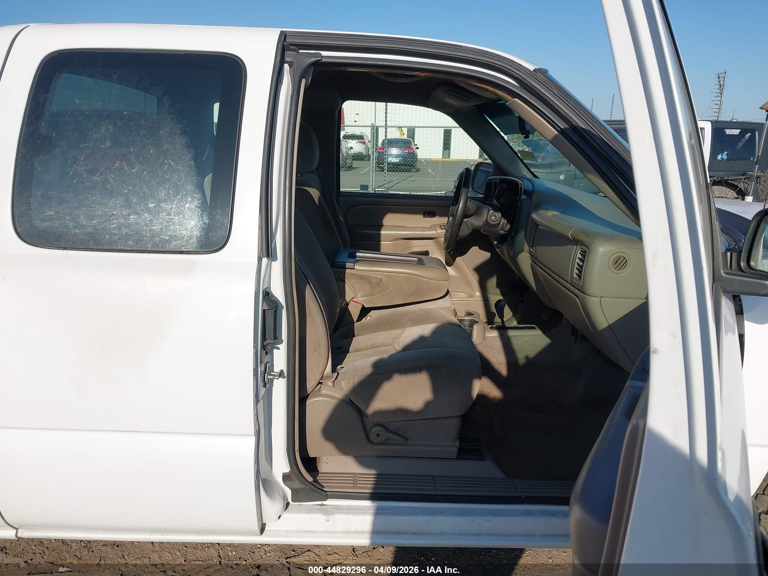 2006 Chevrolet Silverado 1500 Ls White vin: 1GCEK19B26Z150271