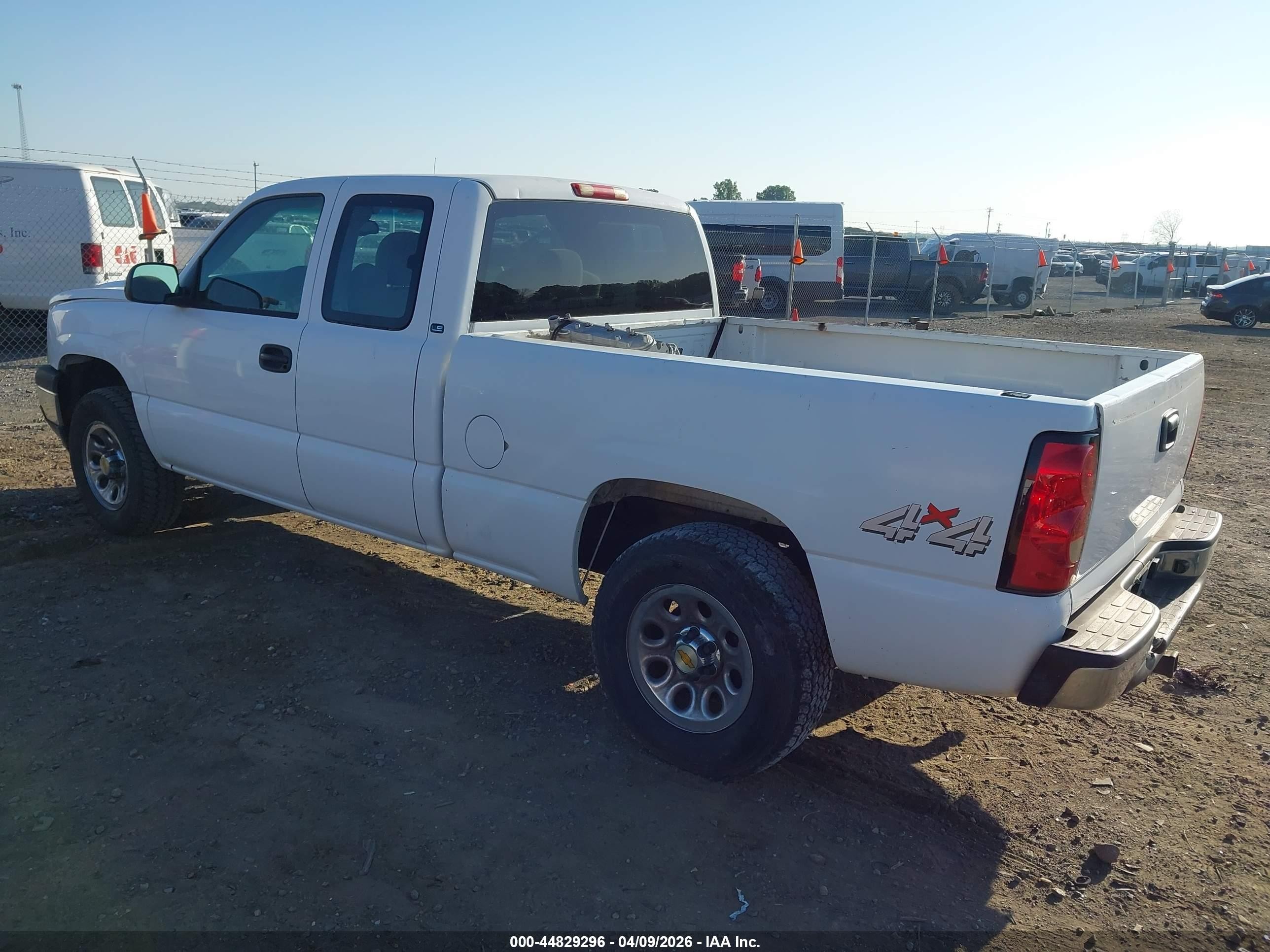 2006 Chevrolet Silverado 1500 Ls White vin: 1GCEK19B26Z150271