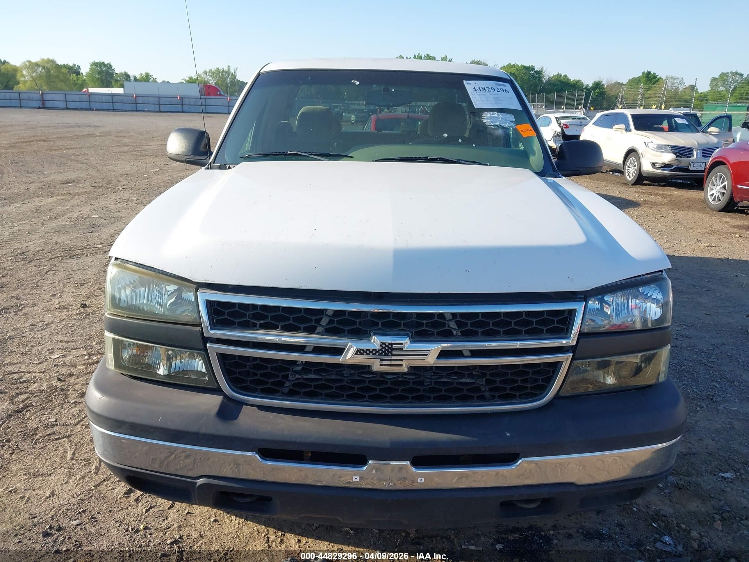 2006 Chevrolet Silverado 1500 Ls White vin: 1GCEK19B26Z150271
