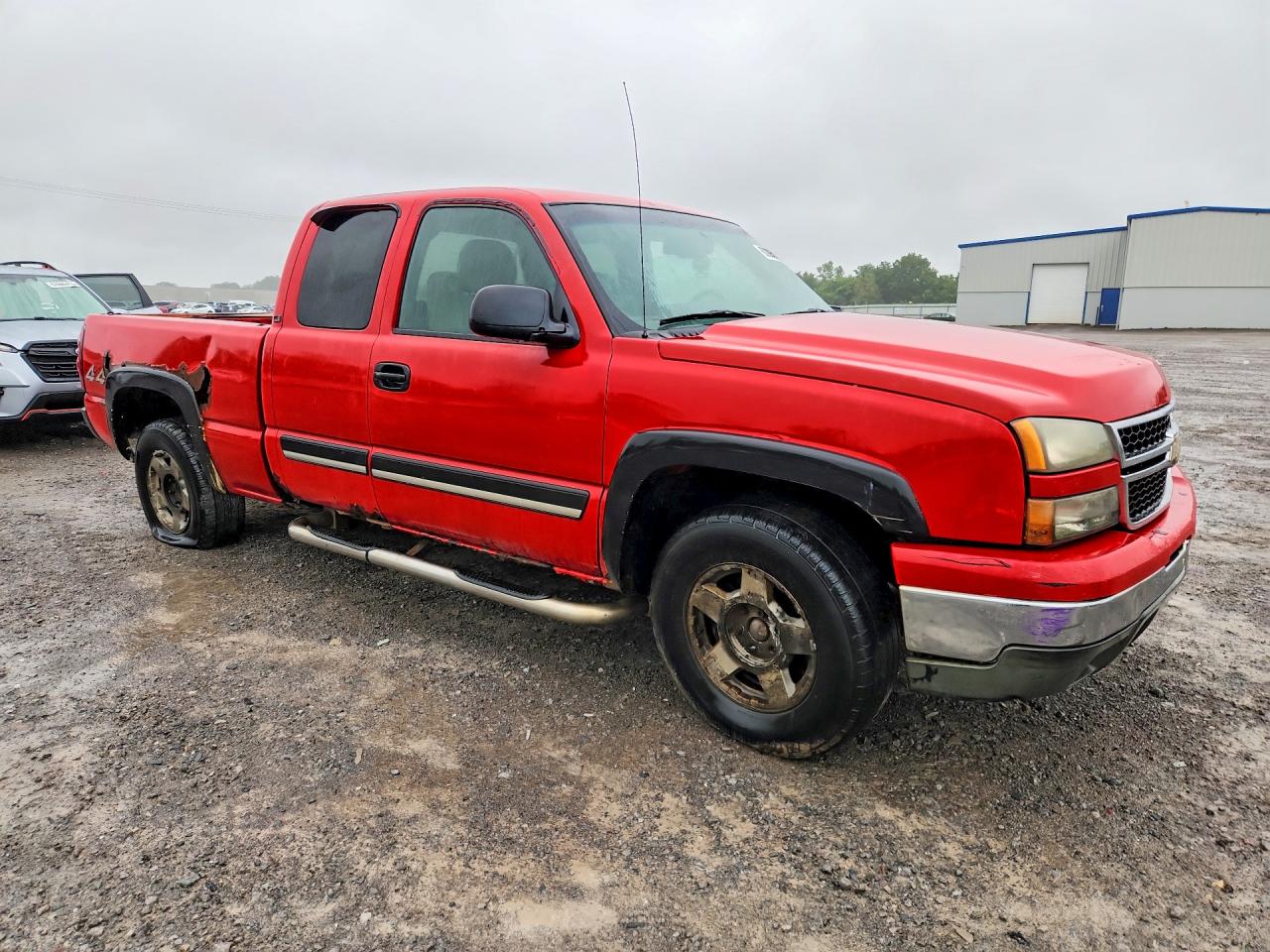 2006 Chevrolet Silverado K1500 Red vin: 1GCEK19B26Z187045