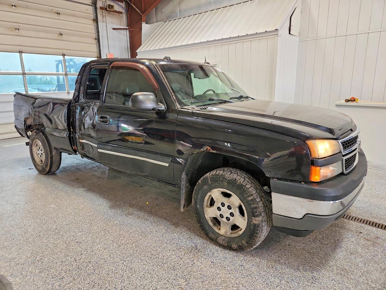 2005 Chevrolet Silverado K1500 Black vin: 1GCEK19B35E240163