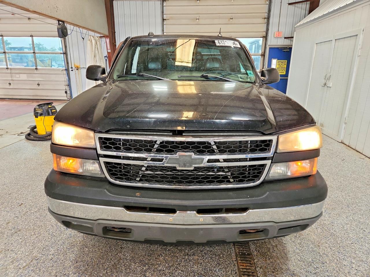 2005 Chevrolet Silverado K1500 Black vin: 1GCEK19B35E240163