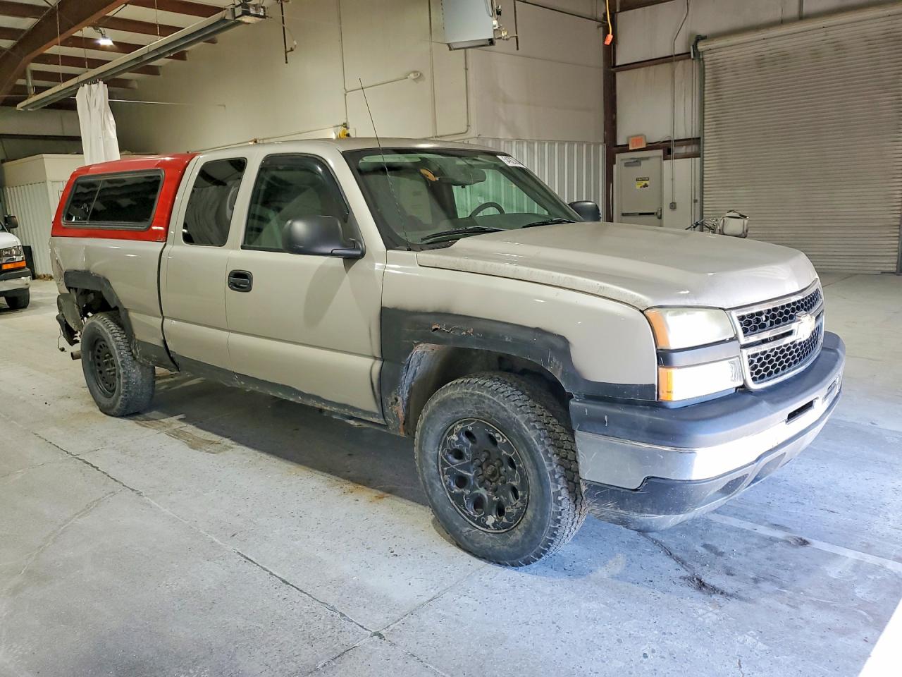 2006 Chevrolet Silverado K1500 Серебряный vin: 1GCEK19B36E276534