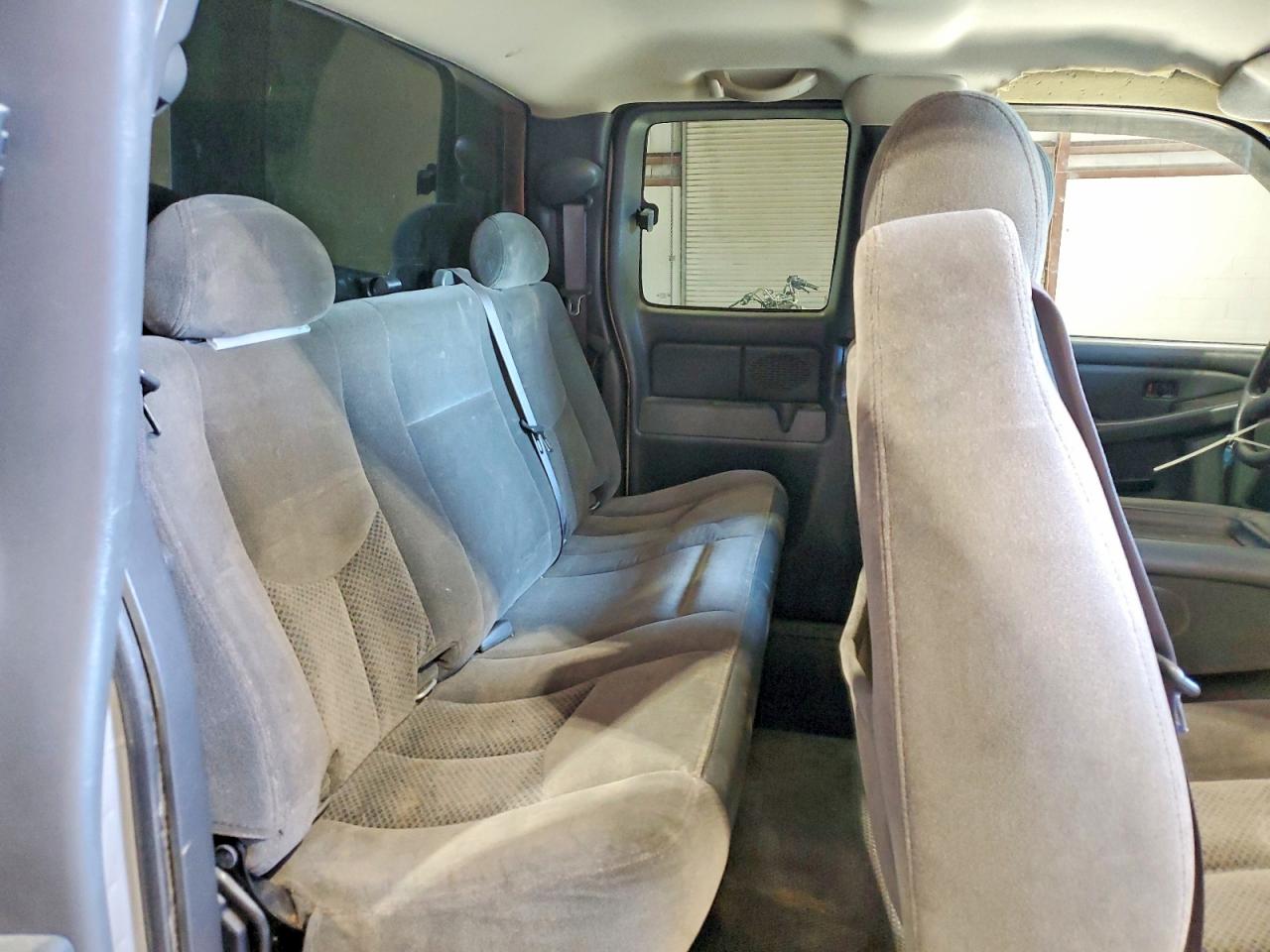 2006 Chevrolet Silverado K1500 Серебряный vin: 1GCEK19B36E276534