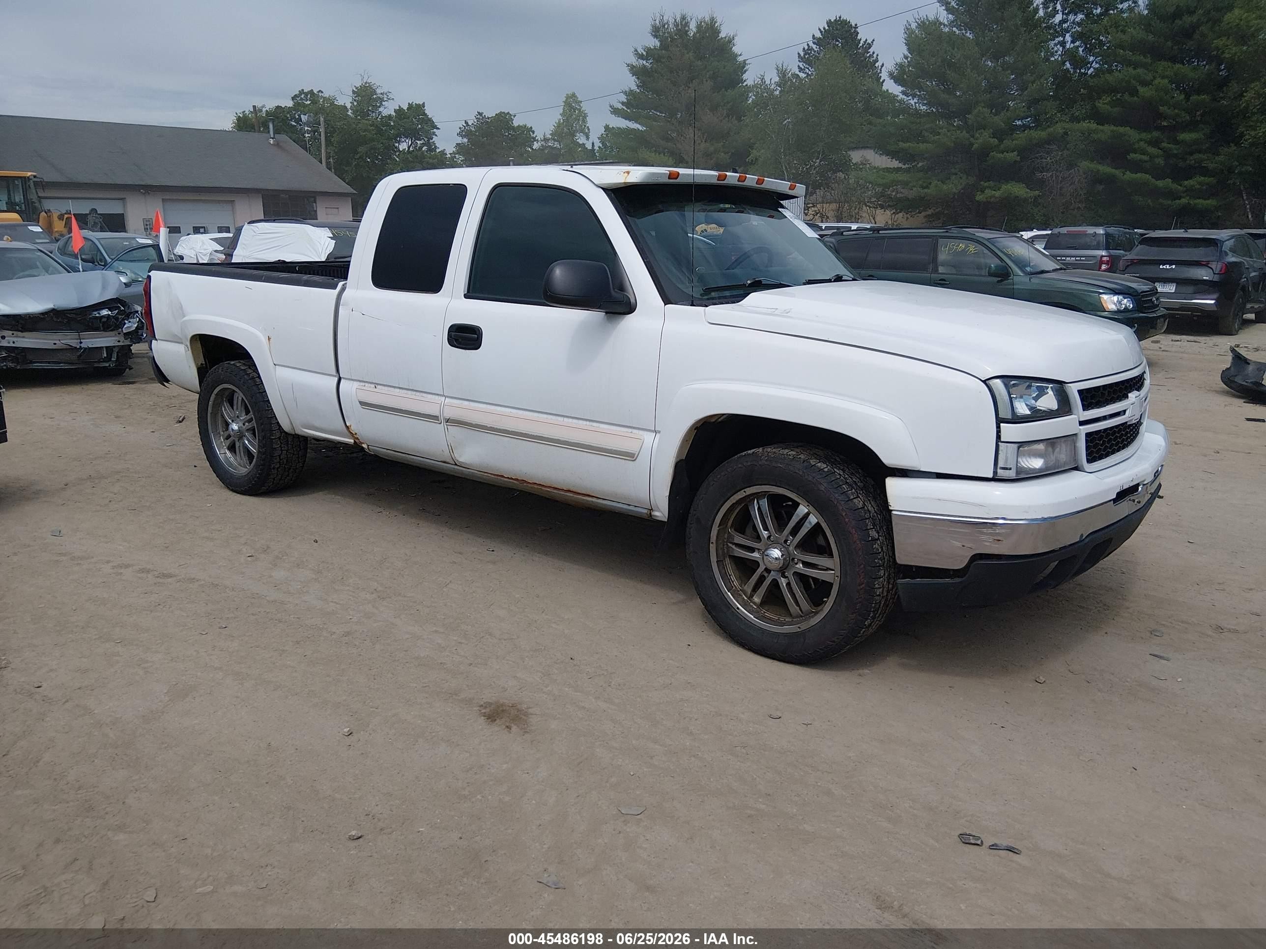 2006 Chevrolet Silverado 1500 Lt3 Белый vin: 1GCEK19B46E188141