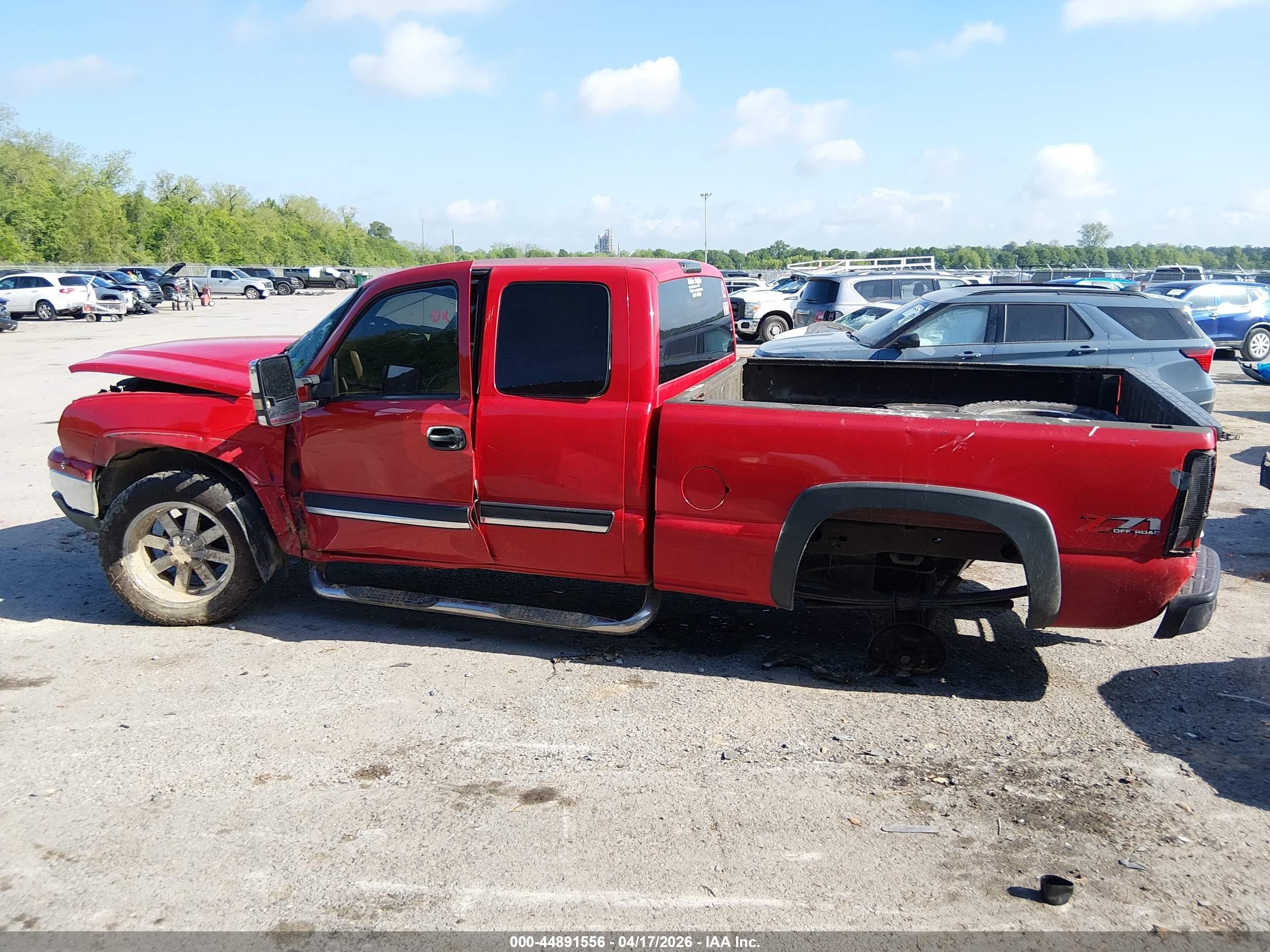2005 Chevrolet Silverado 1500 Z71 Red vin: 1GCEK19B55E143935
