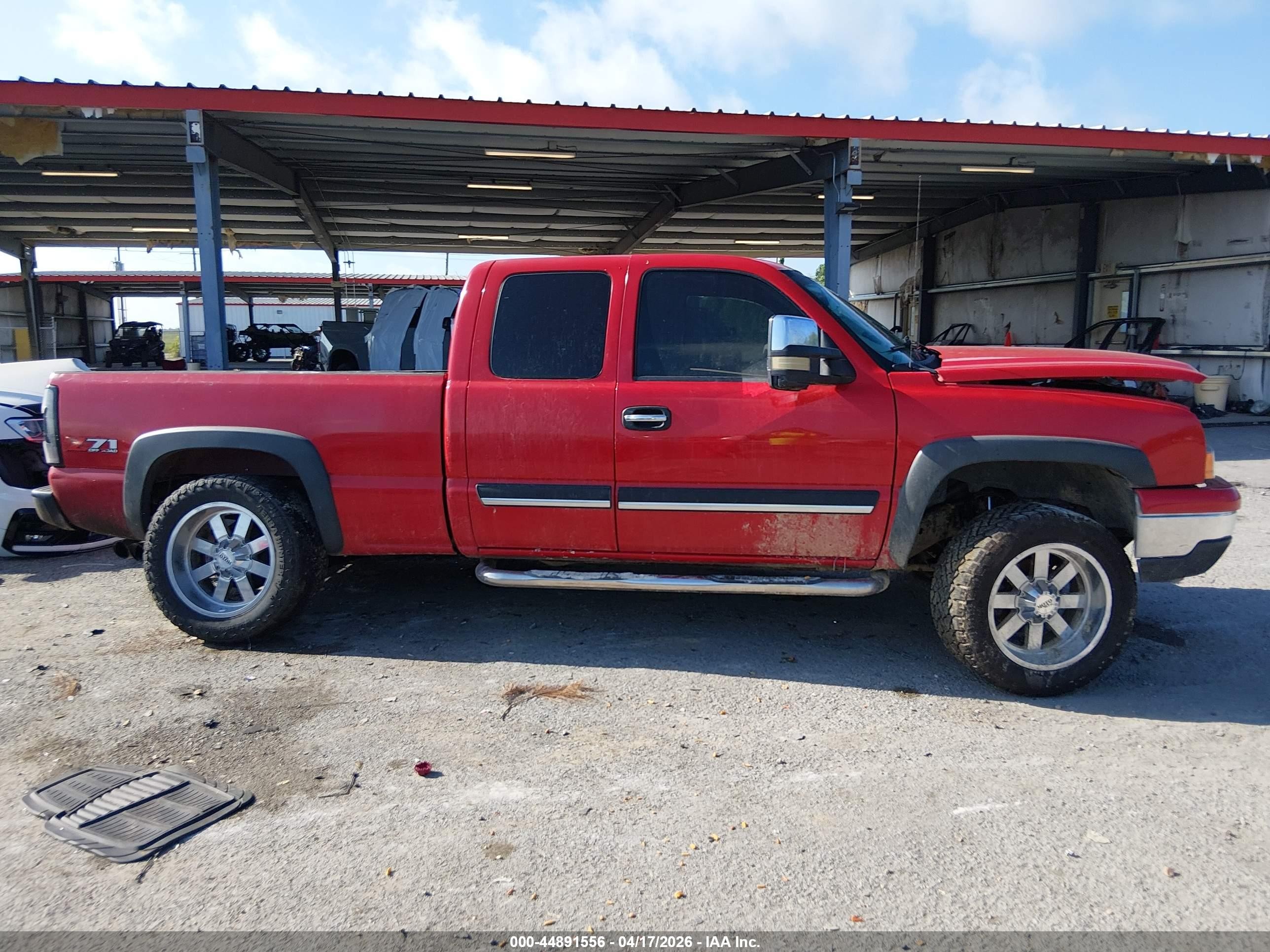 2005 Chevrolet Silverado 1500 Z71 Red vin: 1GCEK19B55E143935