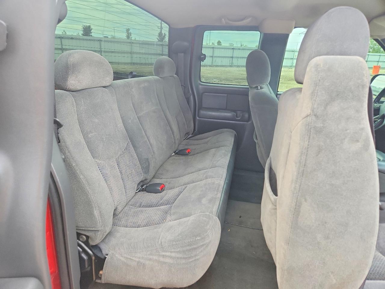 2005 Chevrolet Silverado K1500 Red vin: 1GCEK19B55Z107297