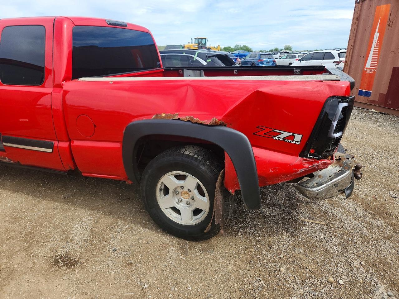 2005 Chevrolet Silverado K1500 Red vin: 1GCEK19B55Z107297