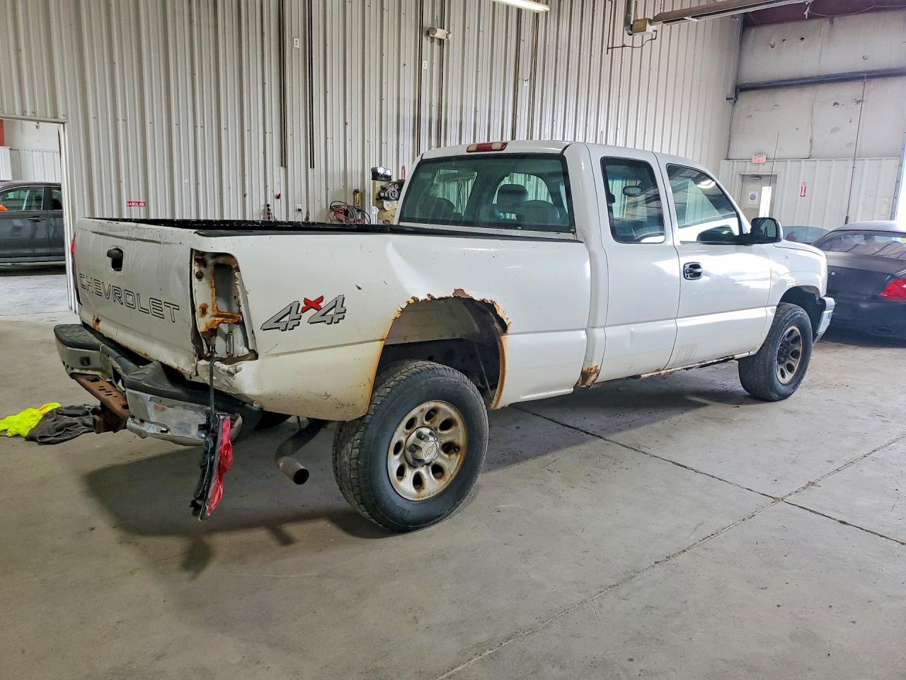 2006 Chevrolet Silverado K1500 White vin: 1GCEK19B56E168626