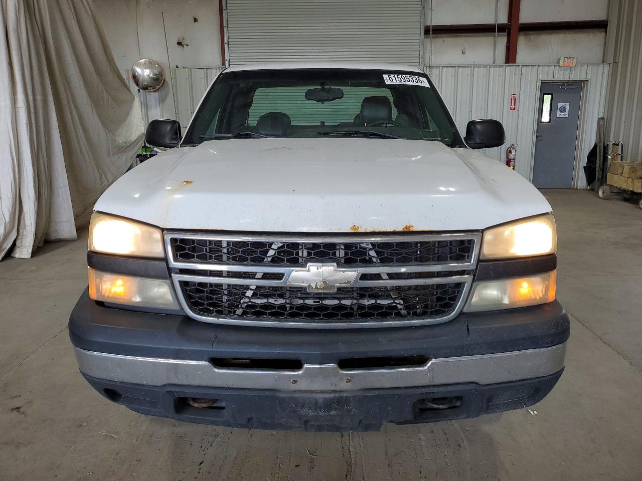2006 Chevrolet Silverado K1500 White vin: 1GCEK19B56E168626