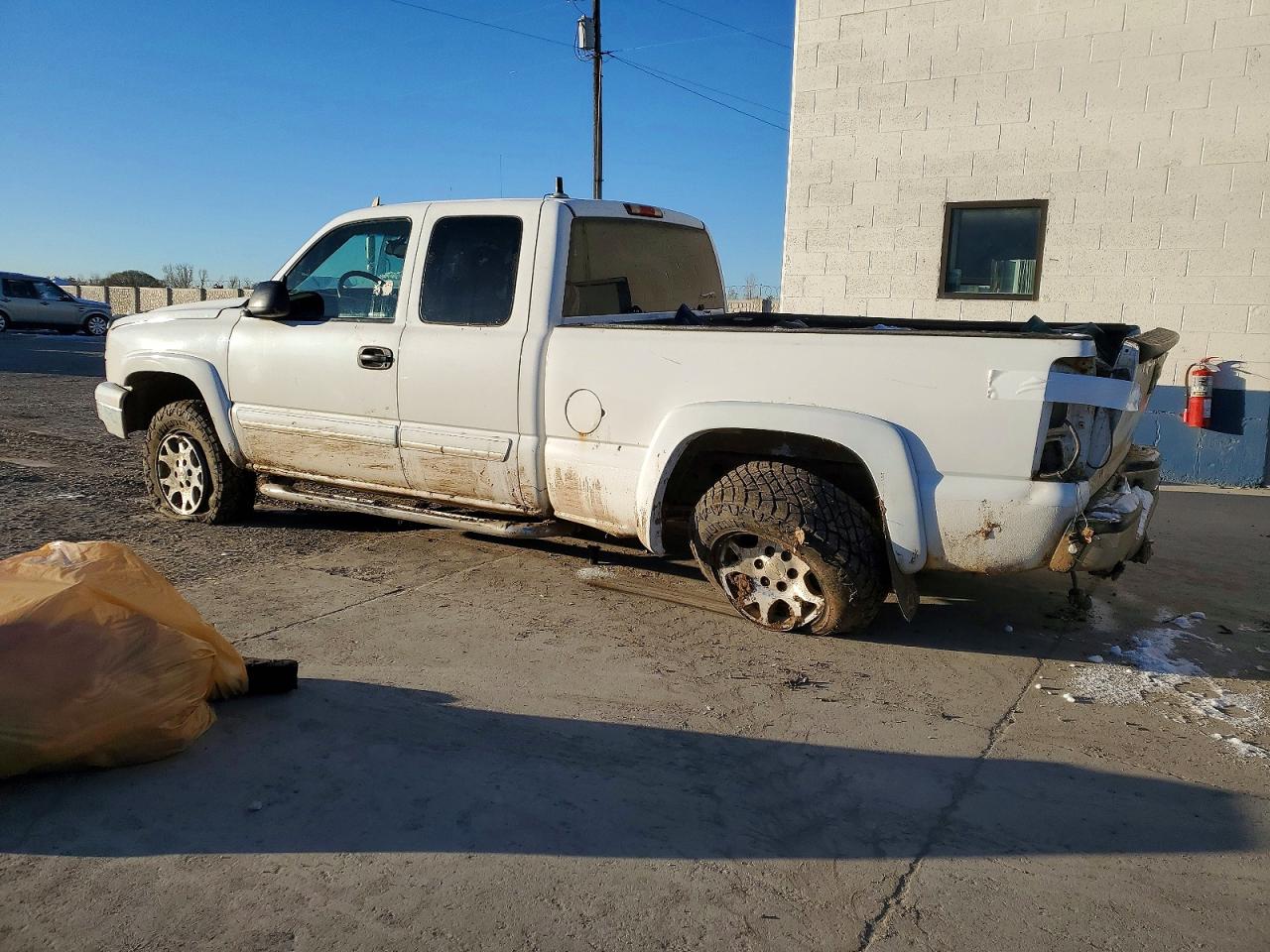 2007 Chevrolet Silverado K1500 Classic White vin: 1GCEK19B57Z128525