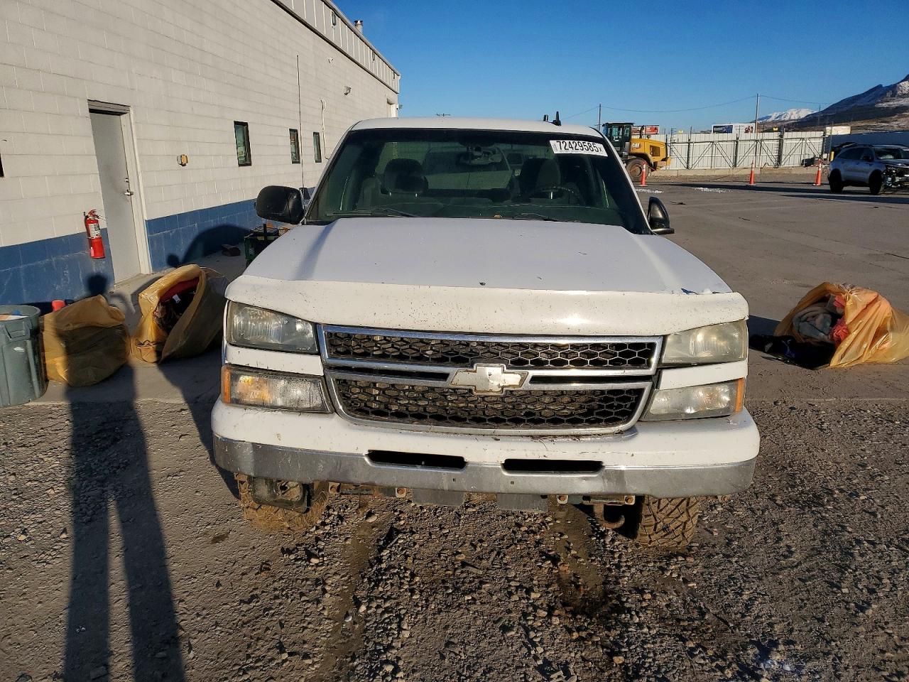2007 Chevrolet Silverado K1500 Classic White vin: 1GCEK19B57Z128525