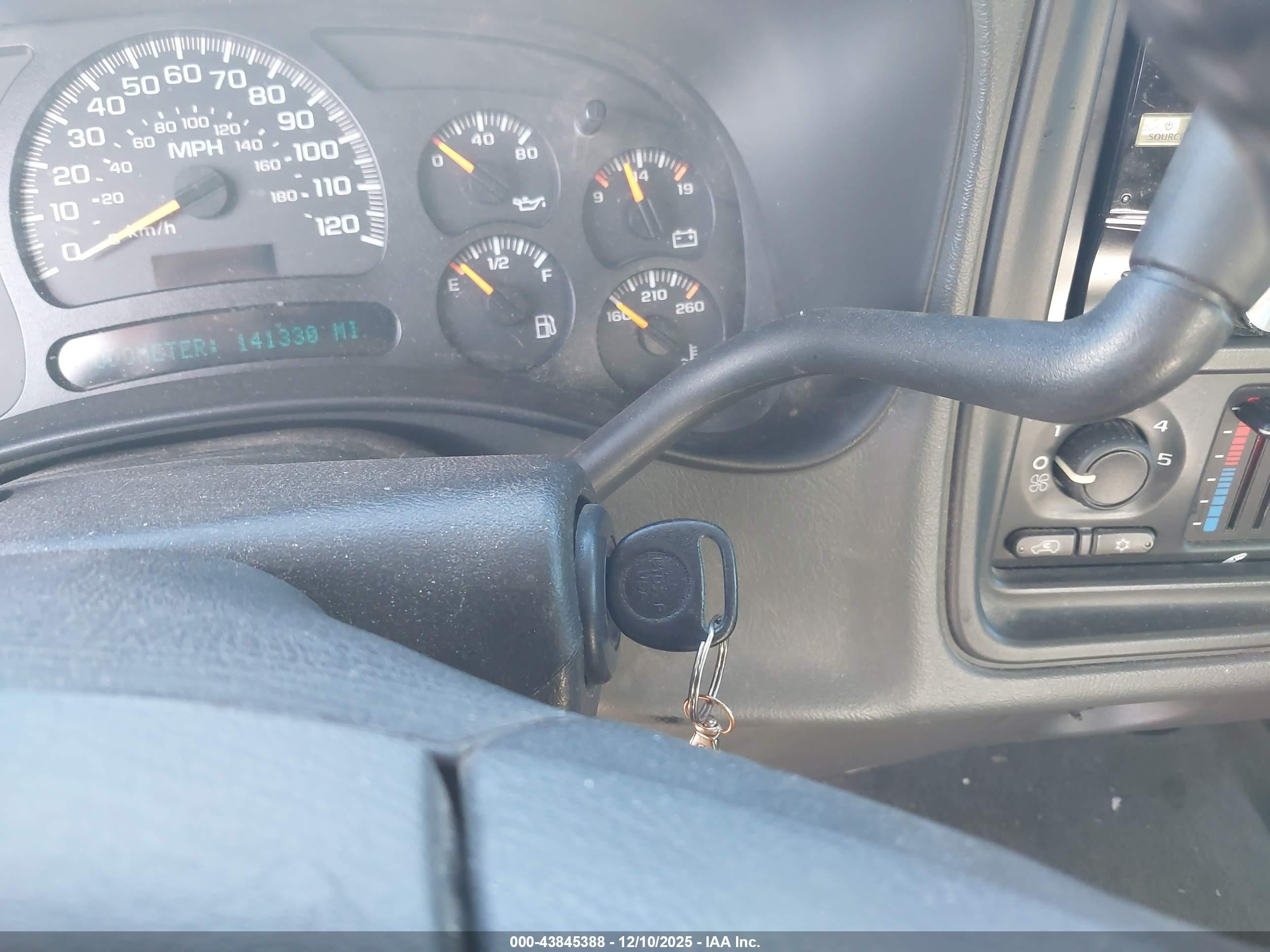 2005 Chevrolet Silverado 1500 Z71 Белый vin: 1GCEK19B65E121703