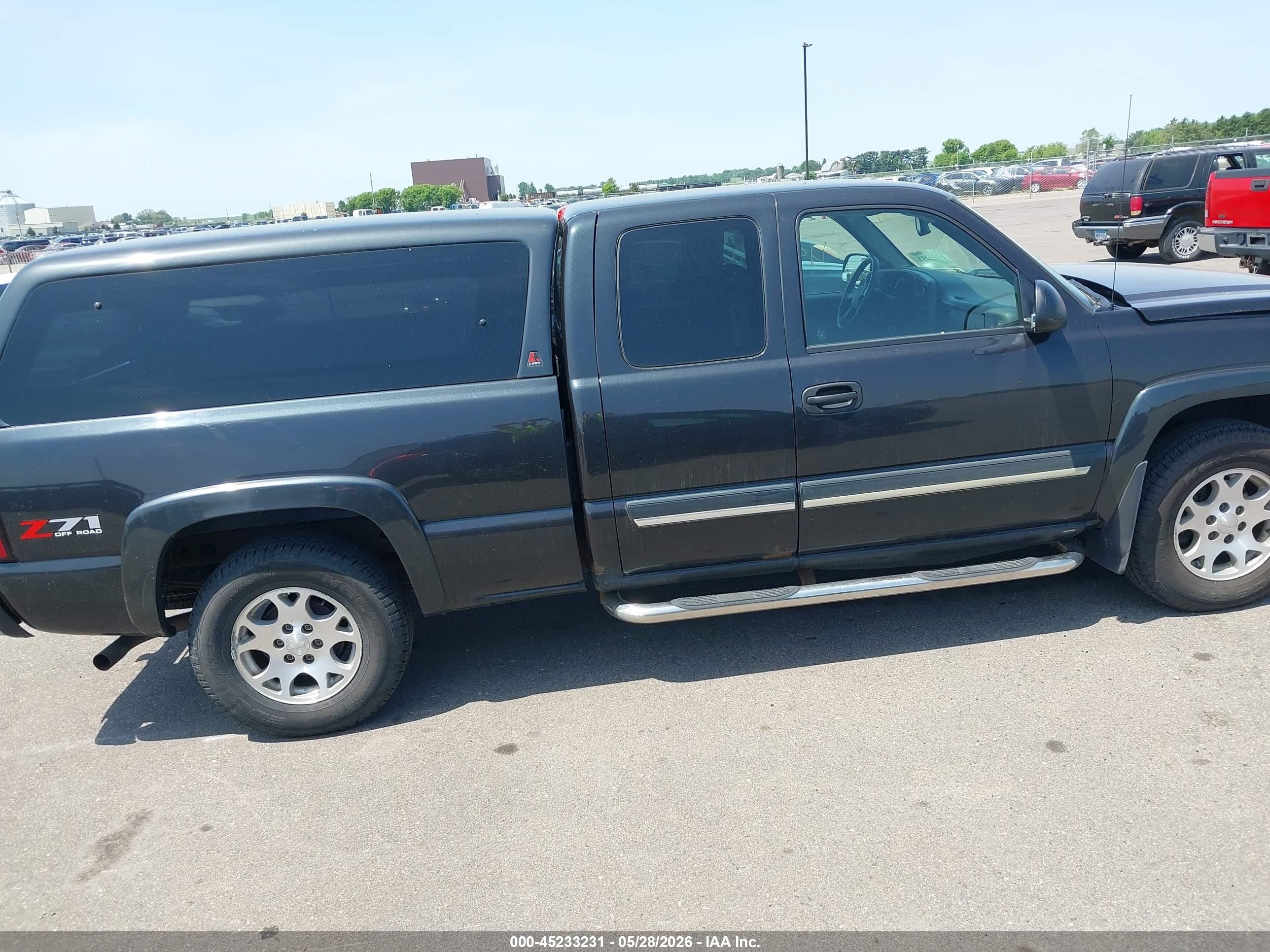 2005 Chevrolet Silverado 1500 Z71 Black vin: 1GCEK19B65E296243