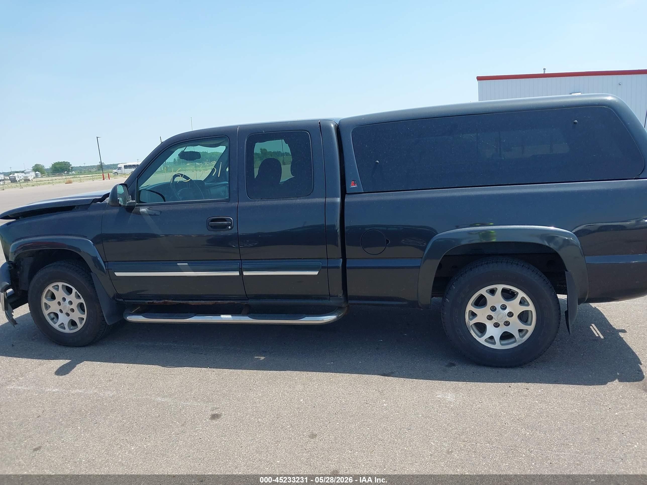 2005 Chevrolet Silverado 1500 Z71 Black vin: 1GCEK19B65E296243