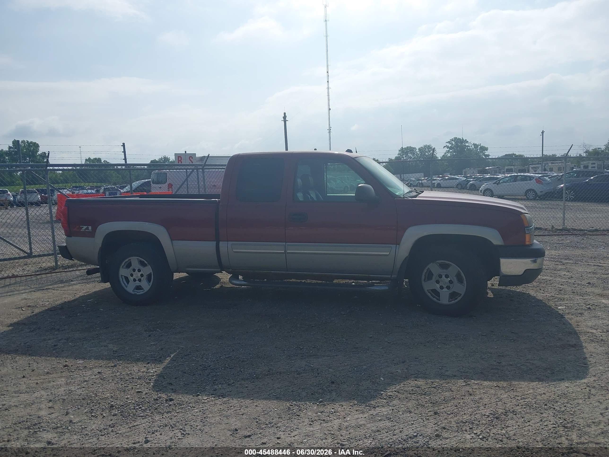 2005 Chevrolet Silverado 1500 Z71 Красный vin: 1GCEK19B65Z250419
