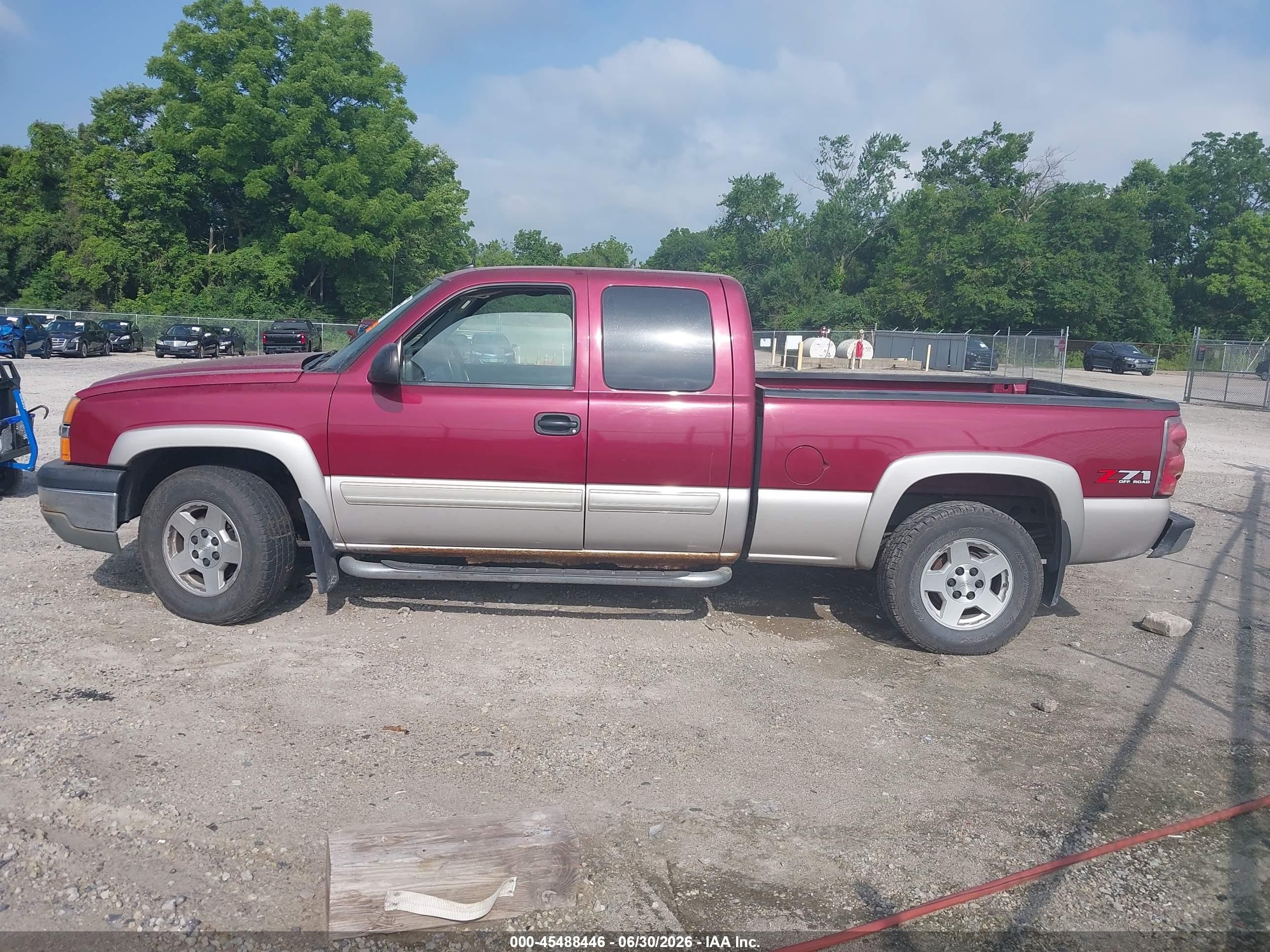 2005 Chevrolet Silverado 1500 Z71 Красный vin: 1GCEK19B65Z250419
