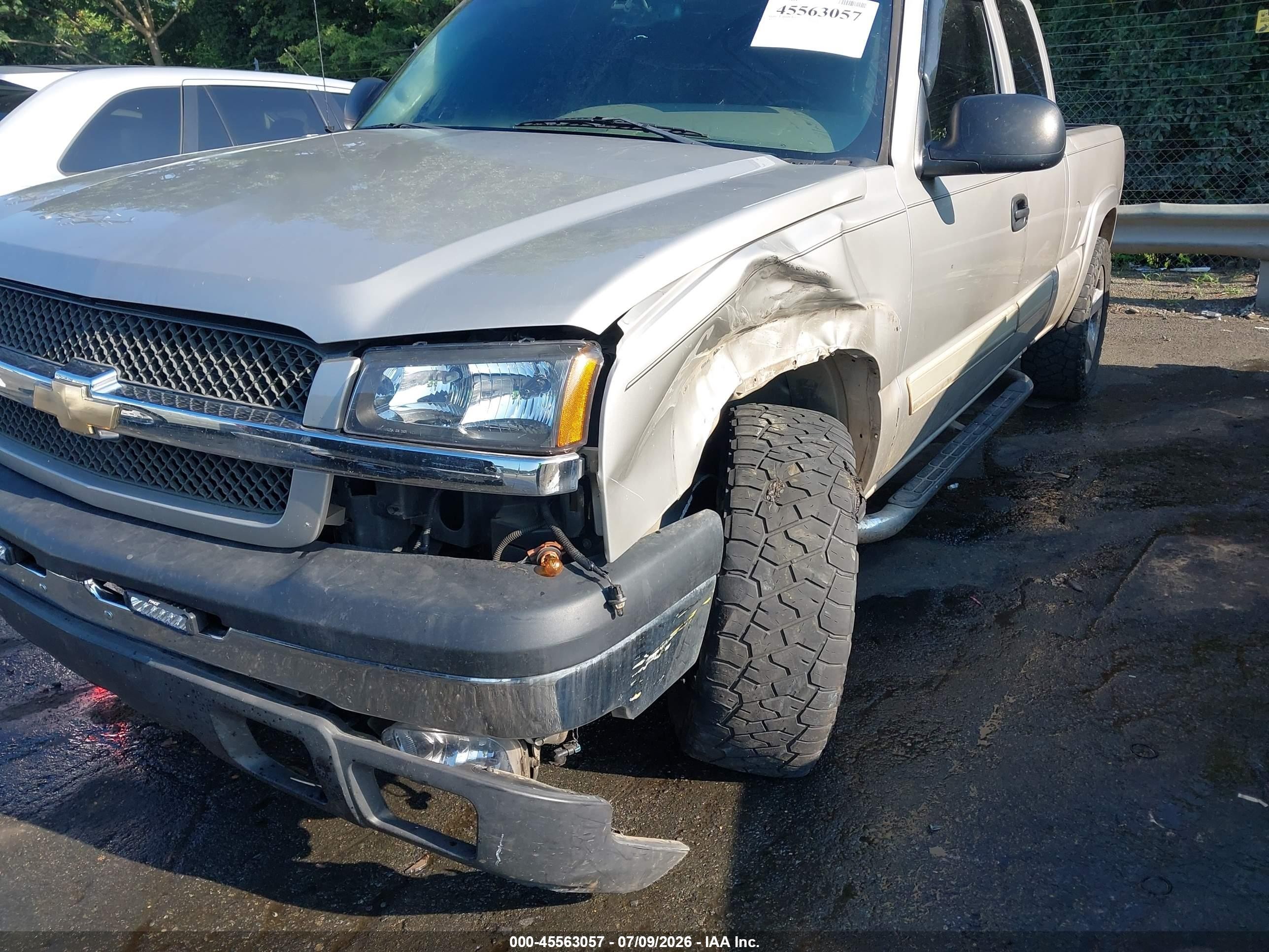 2005 Chevrolet Silverado 1500 Z71 Серебряный vin: 1GCEK19B75E331839