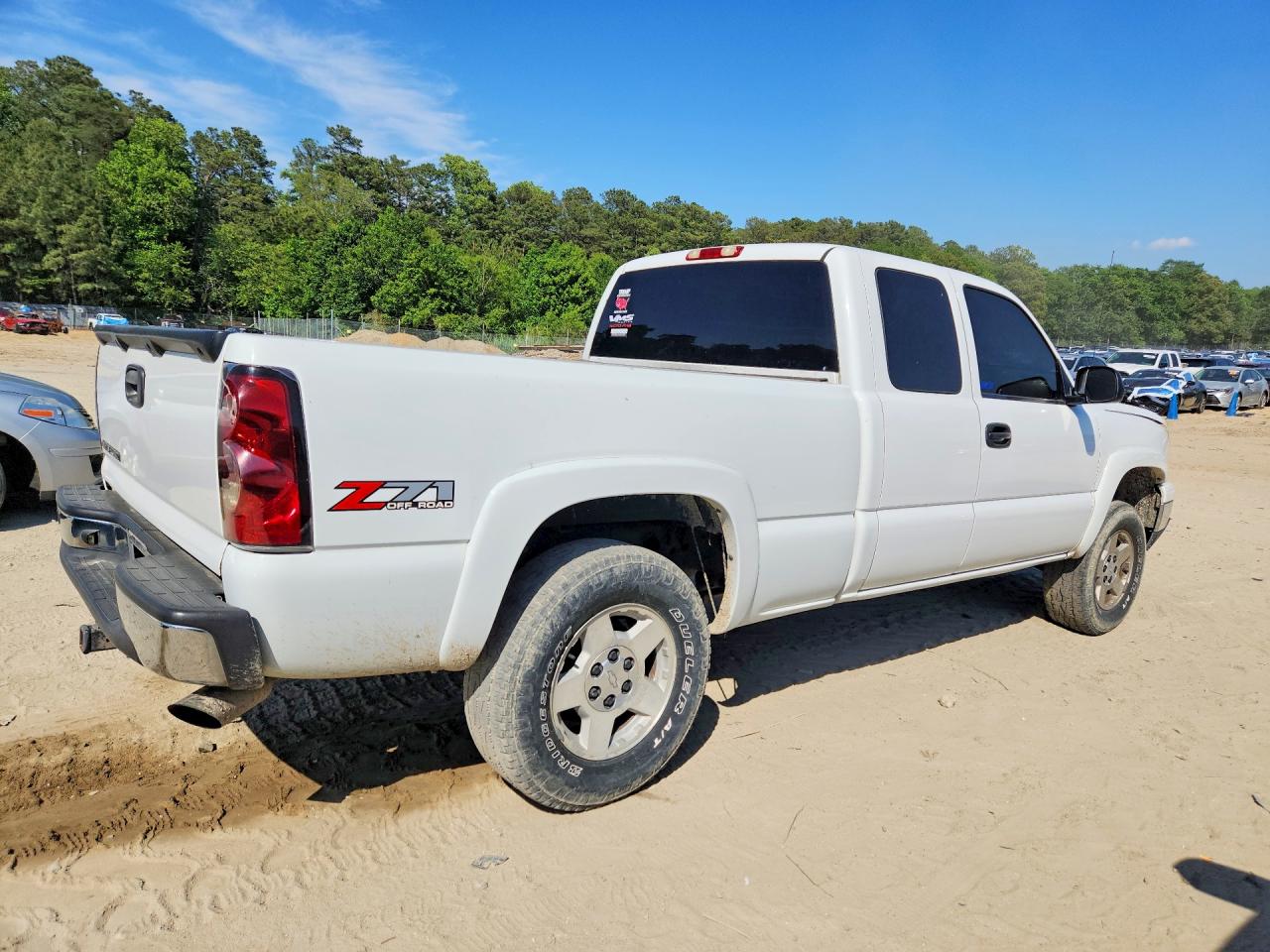 2007 Chevrolet Silverado K1500 Classic White vin: 1GCEK19B77Z110155