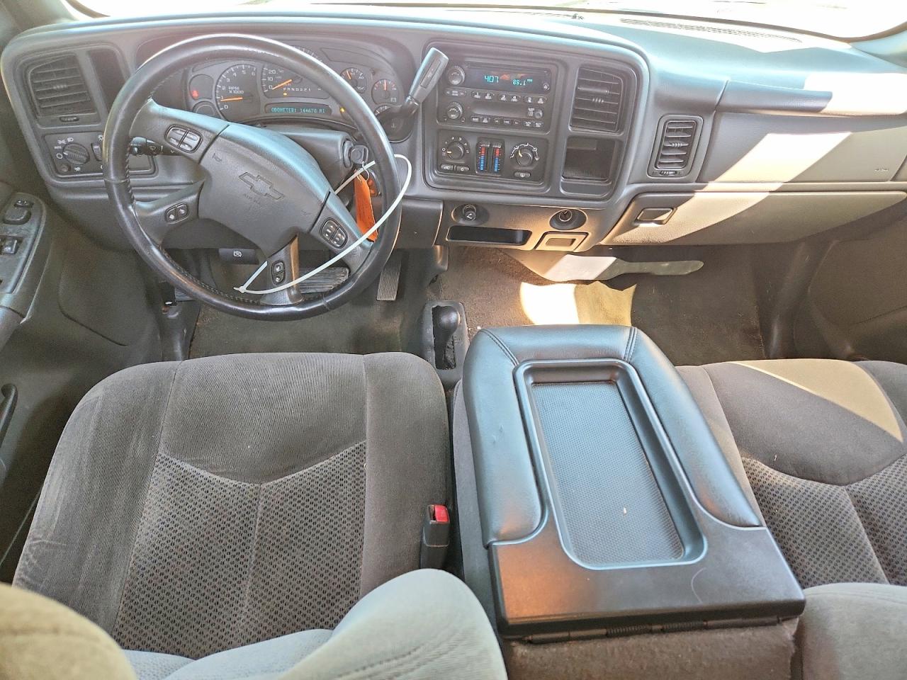 2007 Chevrolet Silverado K1500 Classic White vin: 1GCEK19B77Z110155