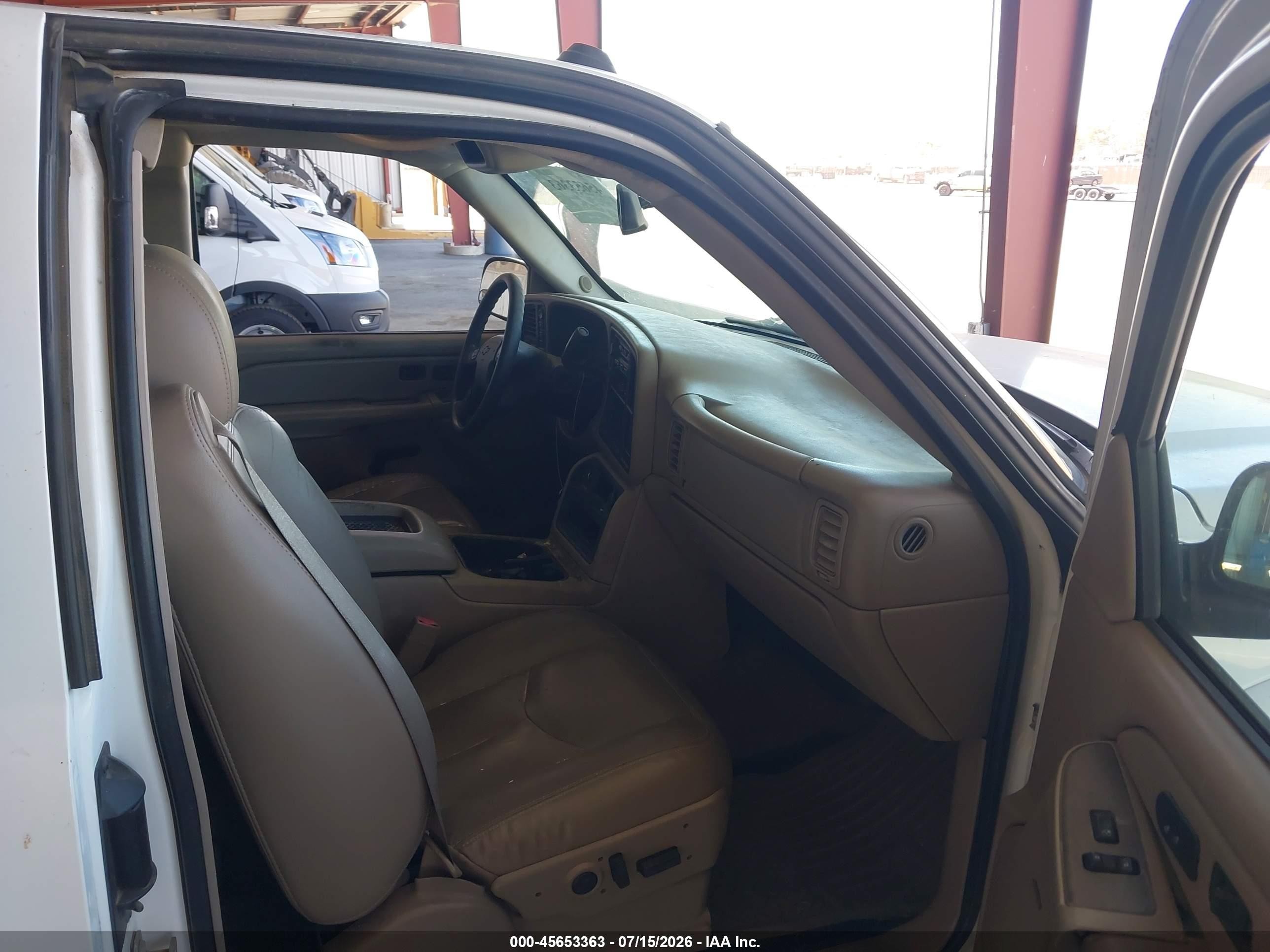 2005 Chevrolet Silverado 1500 Z71 White vin: 1GCEK19B85E129835