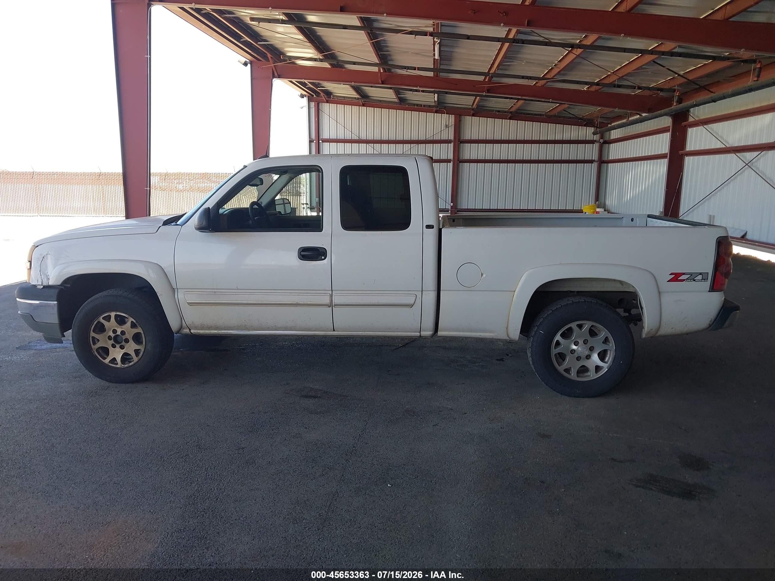 2005 Chevrolet Silverado 1500 Z71 White vin: 1GCEK19B85E129835